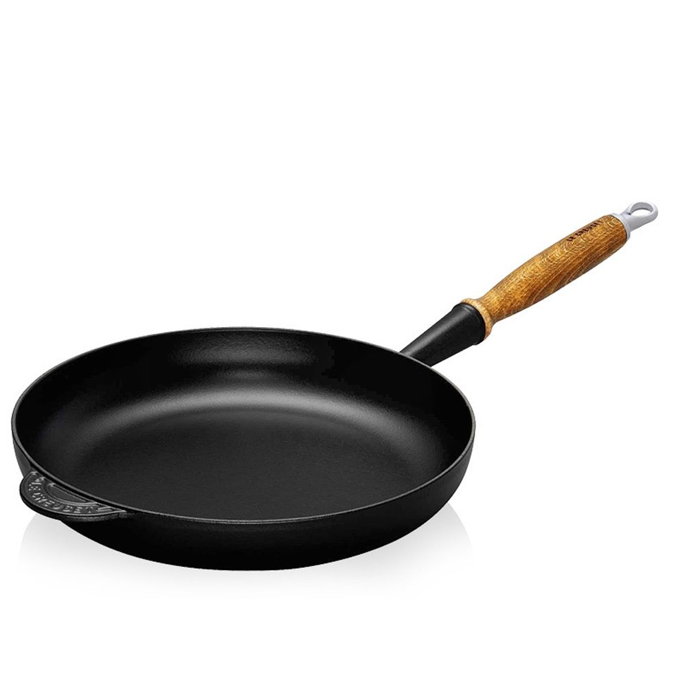 Le Creuset - Frypan with wooden handle - 28 cm Le Creuset - Frypan with wooden handle - 28 cm