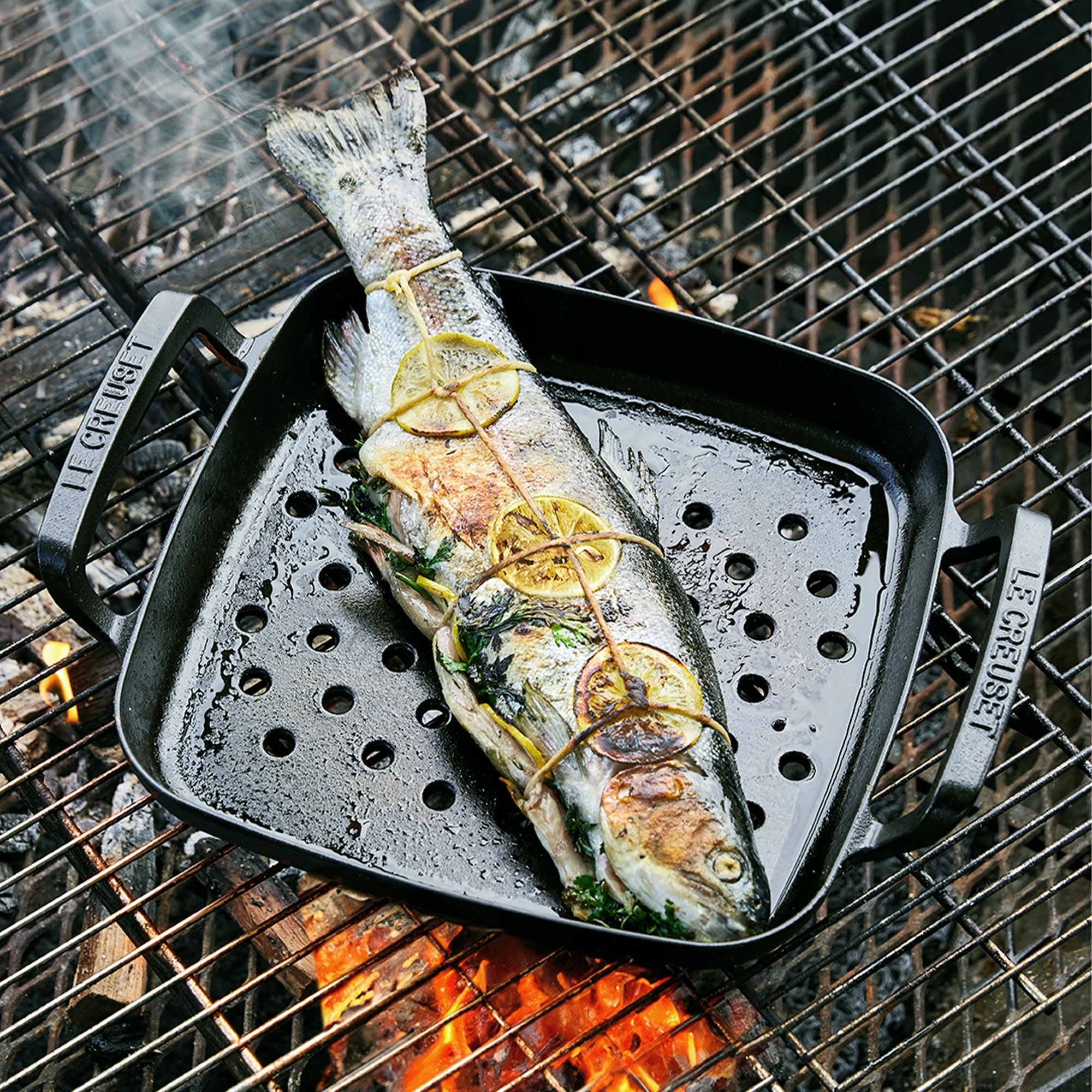 Le Creuset - Grill basket square 30 cm - black matt - BBQ Outdoor Le Creuset - Grill basket square 30 cm - black matt - BBQ Outdoor