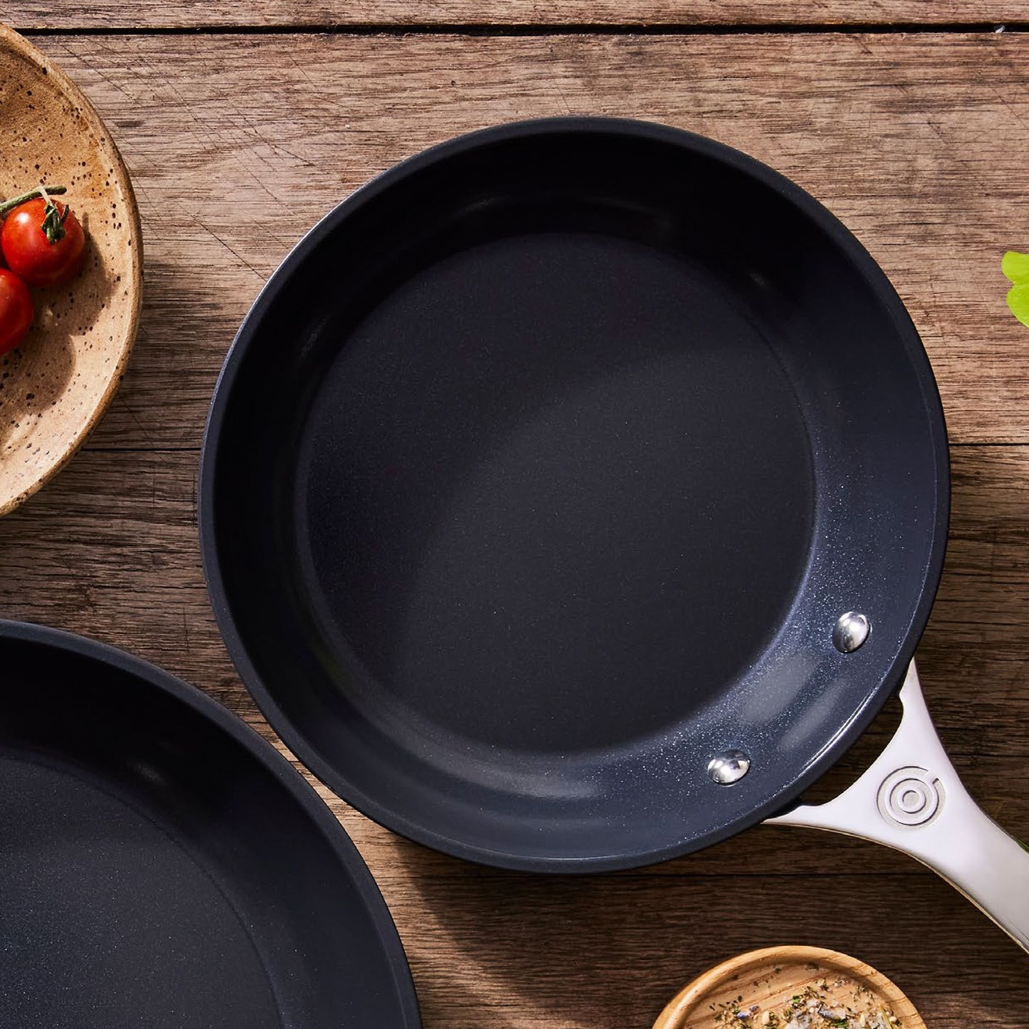 Le Creuset - Frying Pan 28 cm - Essential Non-Stick Ceramic