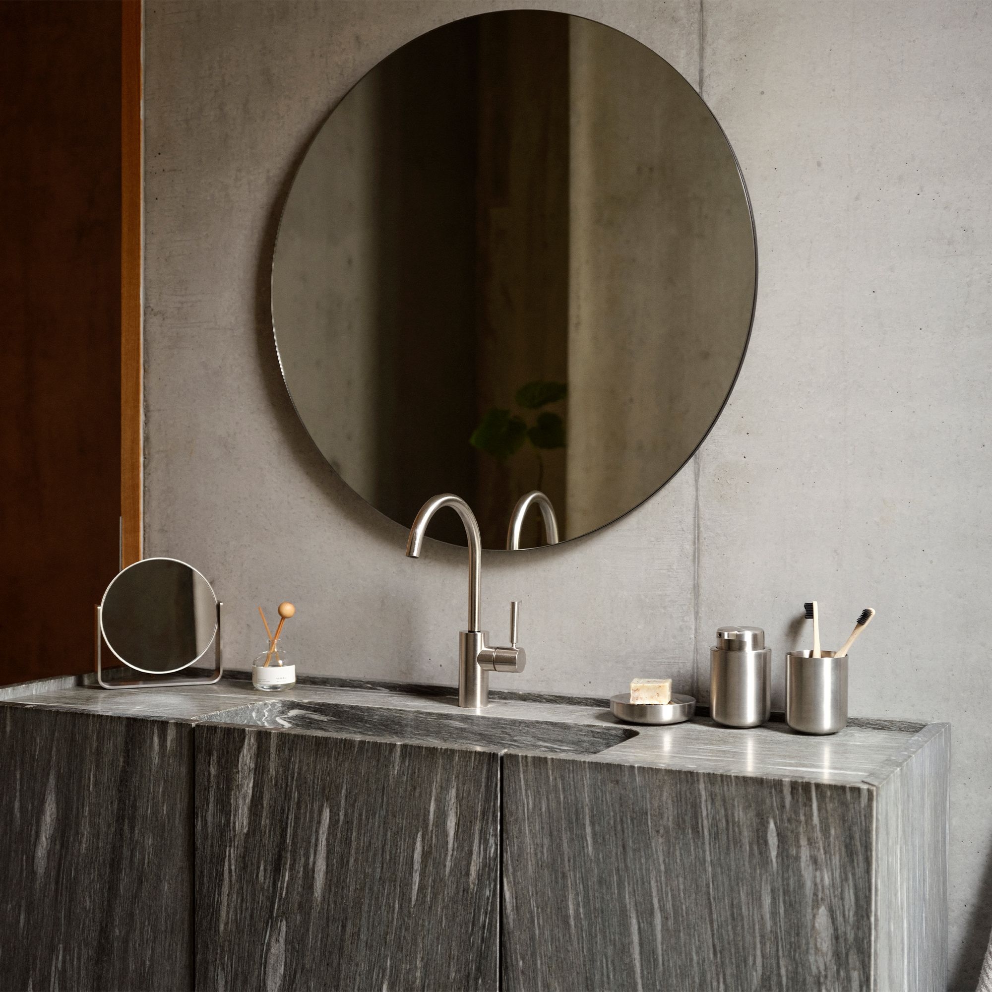 Zone - Ume Tischspiegel - Stahl