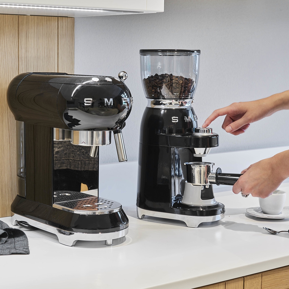 Smeg - coffee grinder - design line style The 50 ° years black