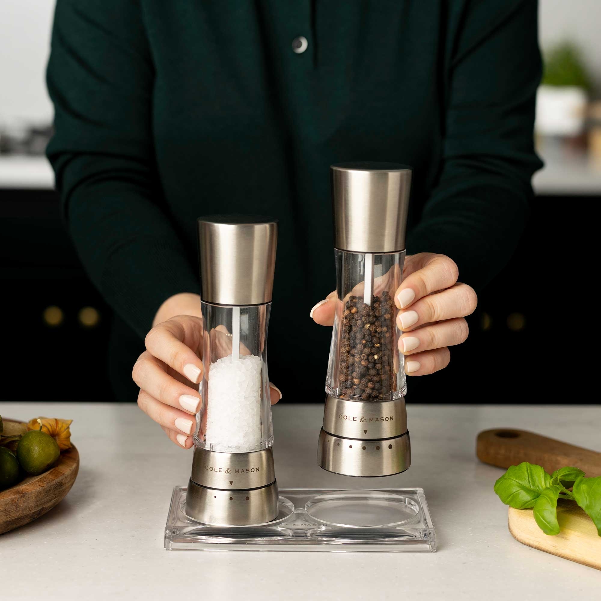 COLE & MASON - Derwent Pepper and Salt Mill Set | Stainless steel