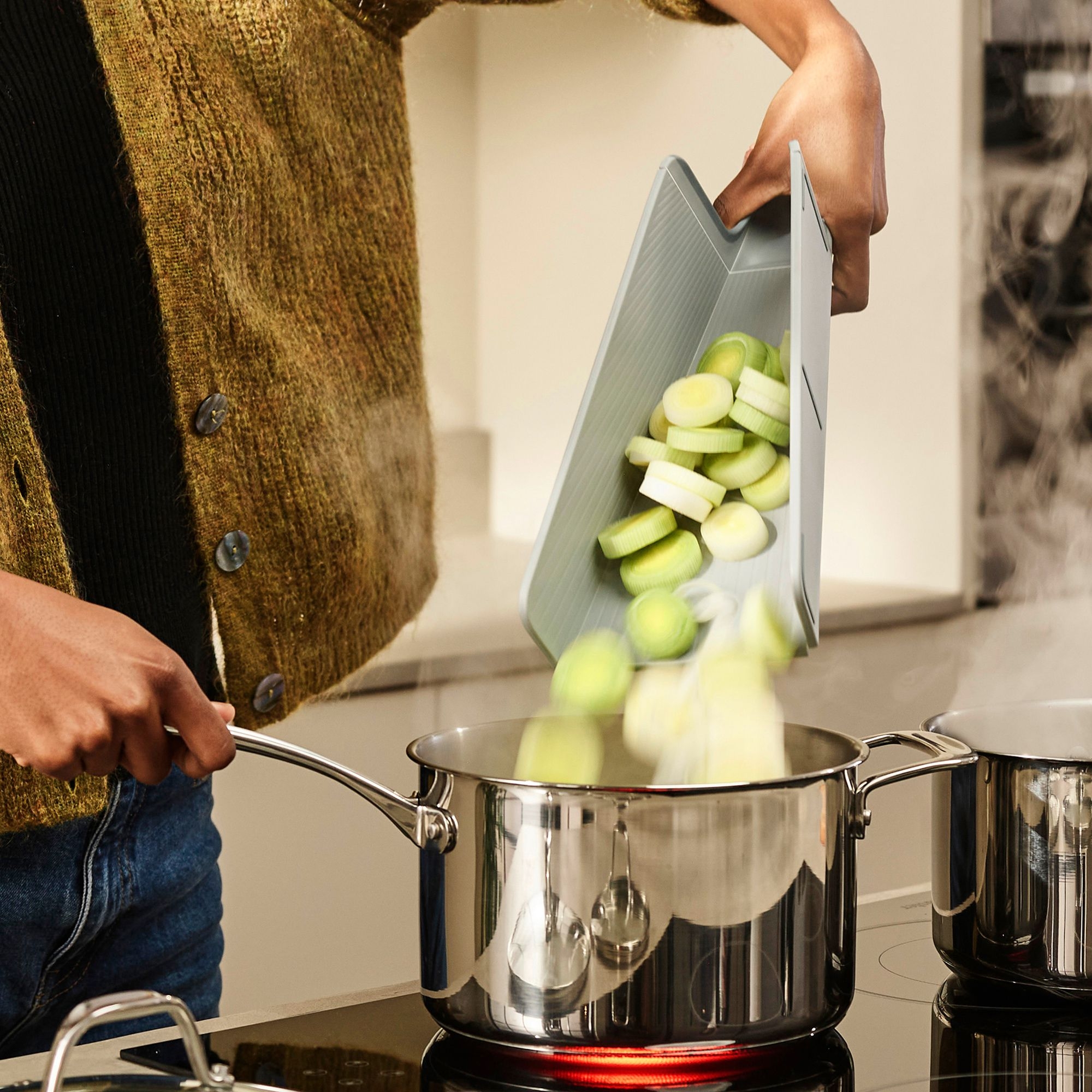 Joseph Joseph - Chop2Pot™ Plus - Foldable Chopping Board Joseph Joseph - Chop2Pot™ Plus - Foldable Chopping Board