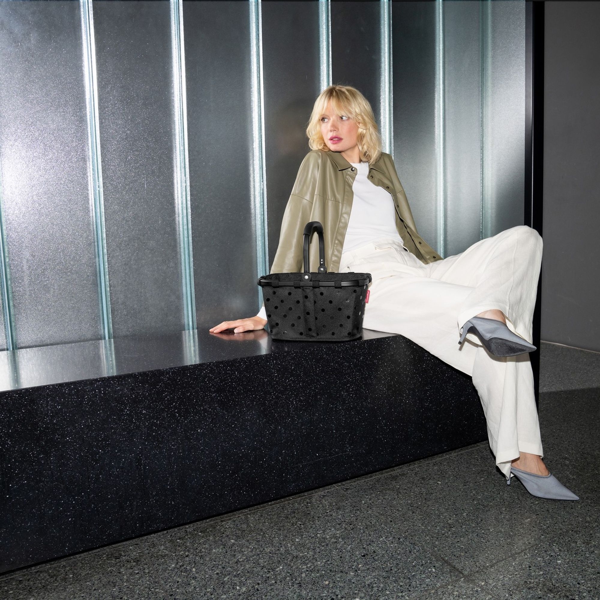 reisenthel - carrybag XS - frame glossy dots black reisenthel - carrybag XS - frame glossy dots black