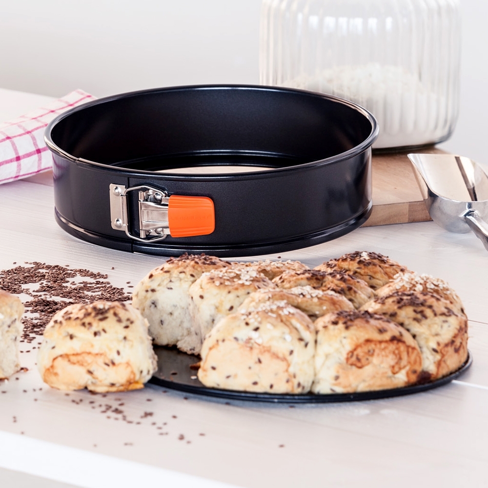 Le Creuset - Springform Round - In 4 Sizes