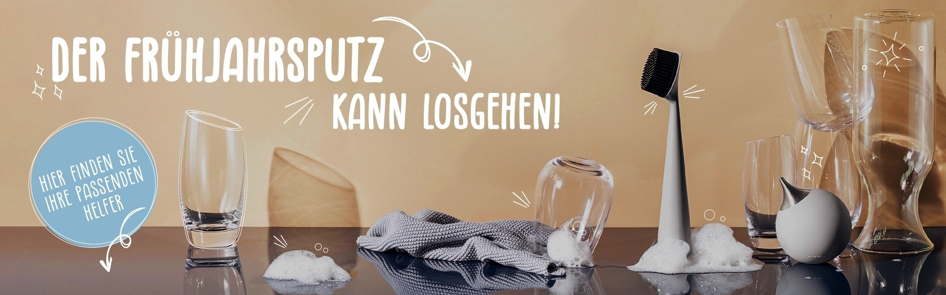 Reinigungszubehör und Gläser für den Frühjahrsputz