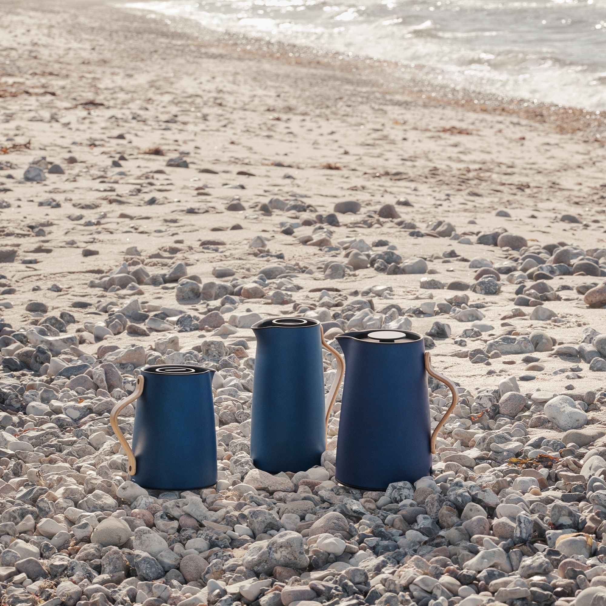 Stelton - Emma - Tea Vacuum Jug 1 L - dark blue