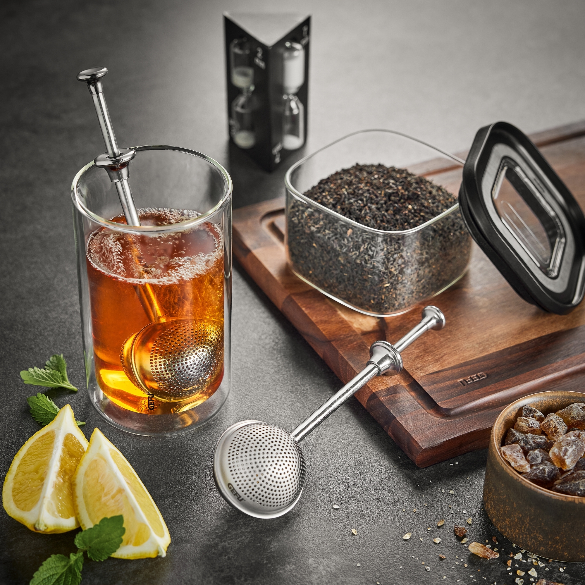 Gefu Teefilter T-BALL von GEFU Küchenboss in Nutzung