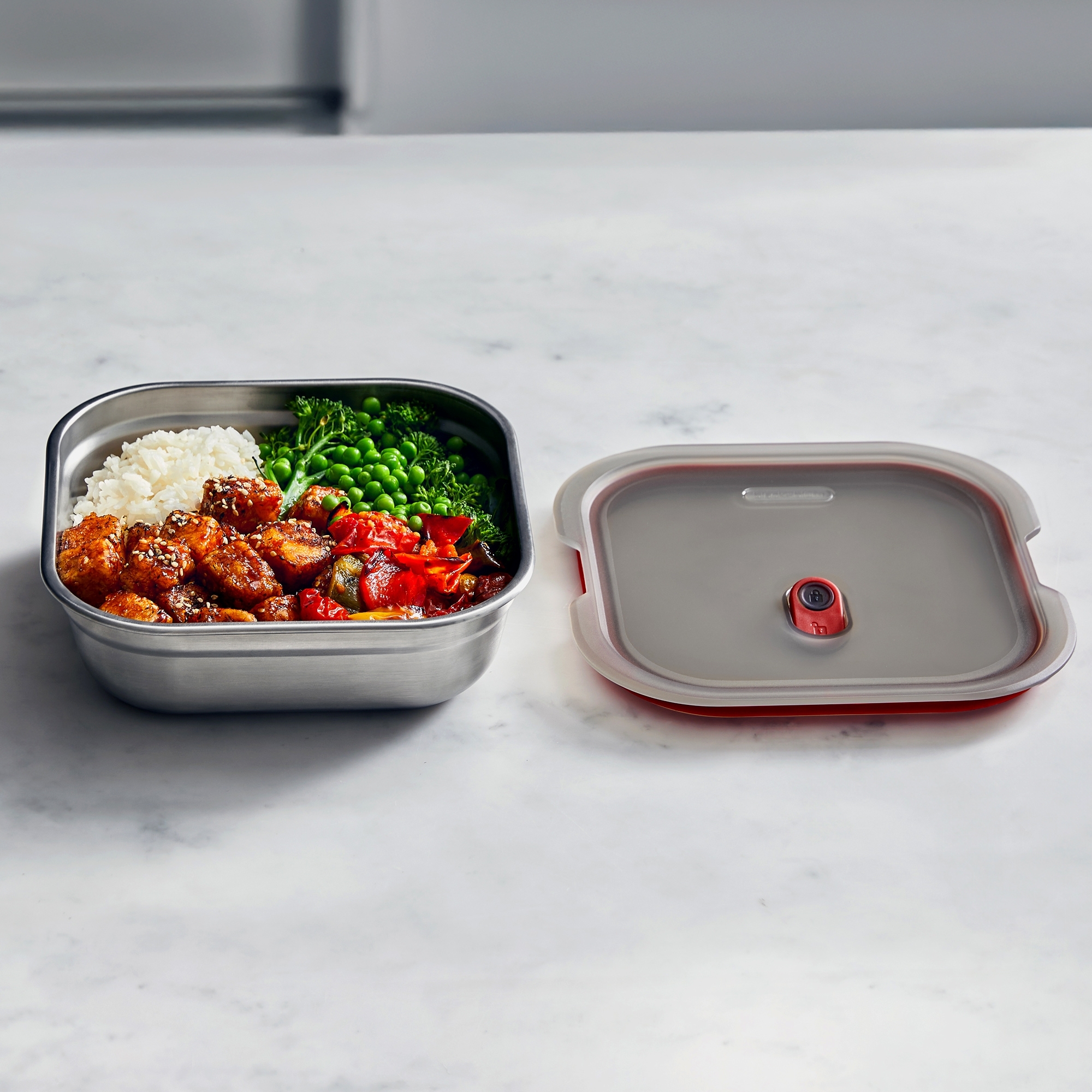 black+blum - Square multifunctional box - 1100 ml - grey/red
