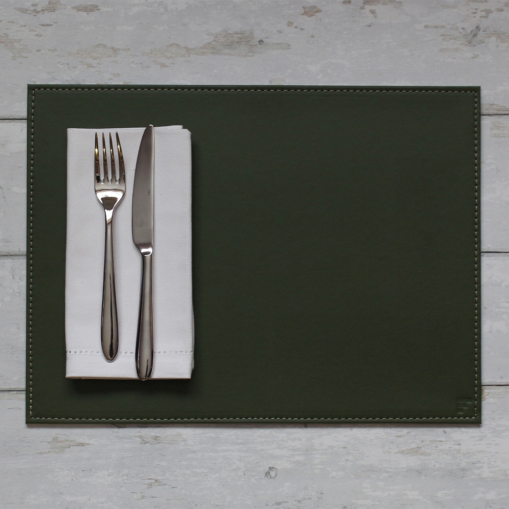 Freeform - Placemat - Olive green / ivory - 40 x 30 cm