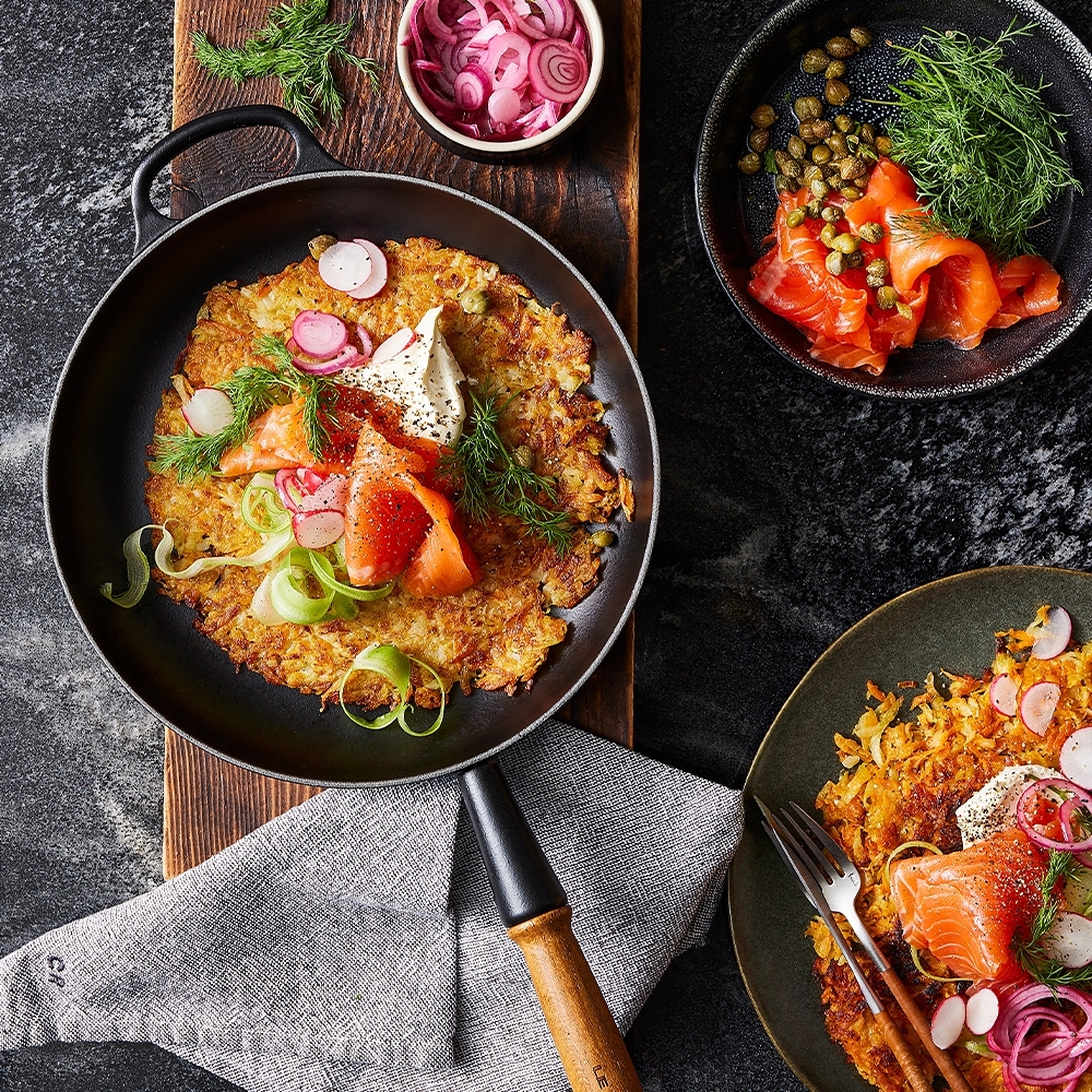 Le Creuset - Frying Pan with Wooden Handle Le Creuset - Frying Pan with Wooden Handle