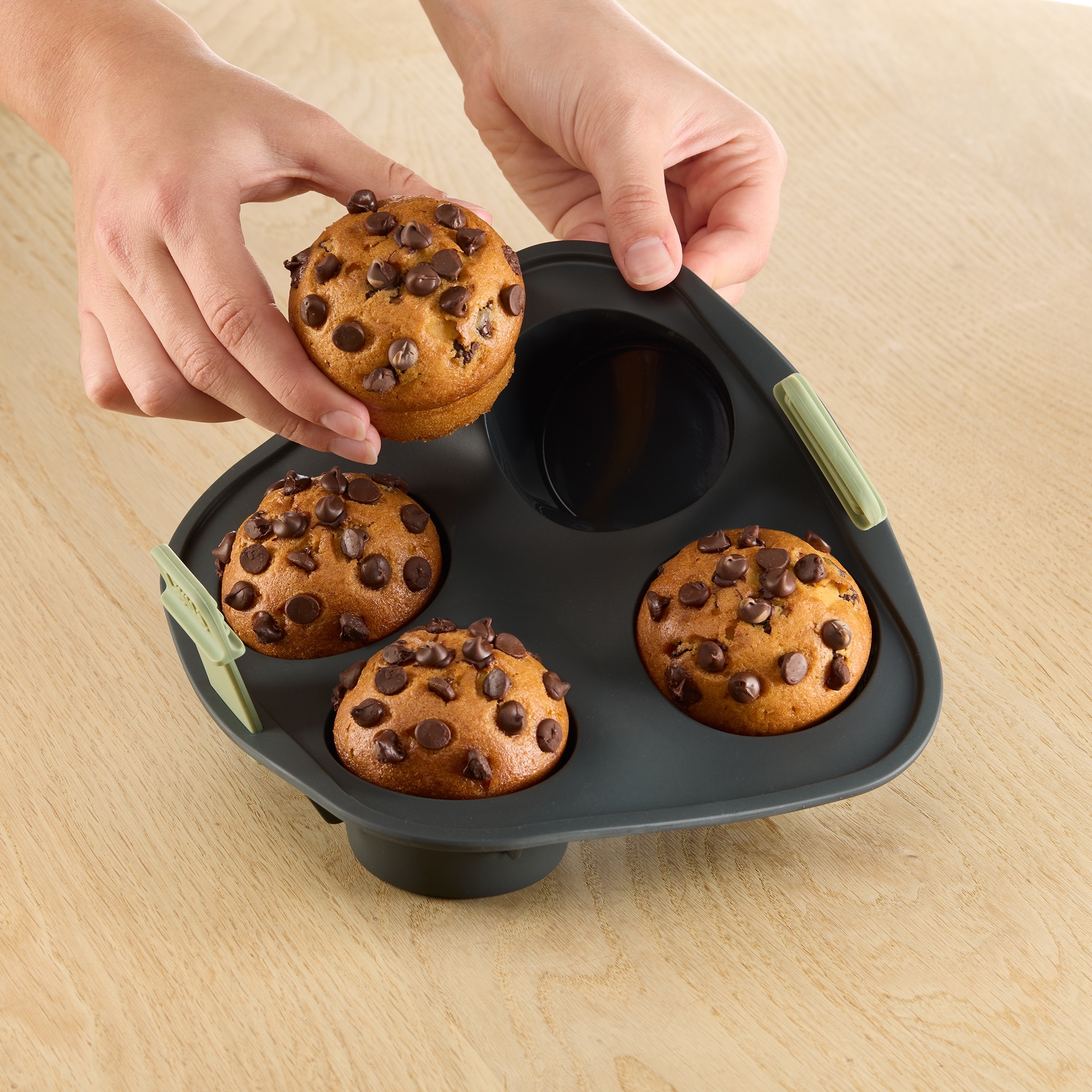 Lékué – Muffin tin for an air fryer