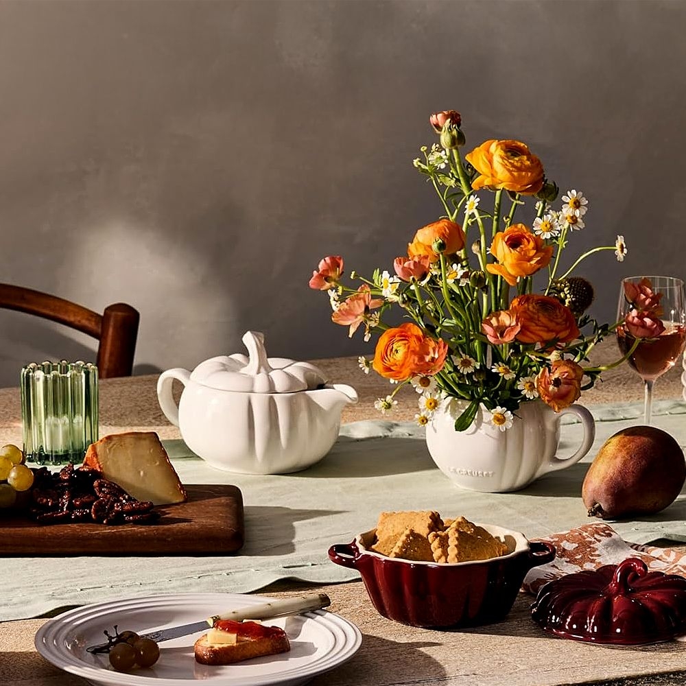 Le Creuset - Pumpkin Gravy Jug 400 ml - White Le Creuset - Pumpkin Gravy Jug 400 ml - White