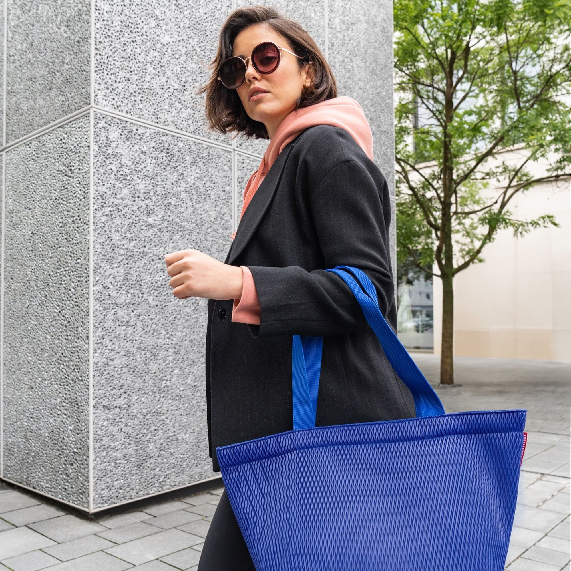 reisenthel - shopper M - mesh royal blue