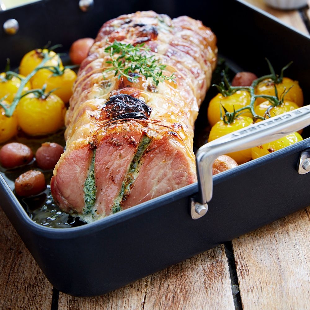 Le Creuset - Toughened Non-Stick Rectangular Roaster - ideal for omelettes, fried eggs or other egg dishes thanks to its compact size Le Creuset - Toughened Non-Stick Rectangular Roaster - ideal for omelettes, fried eggs or other egg dishes thanks to its compact size