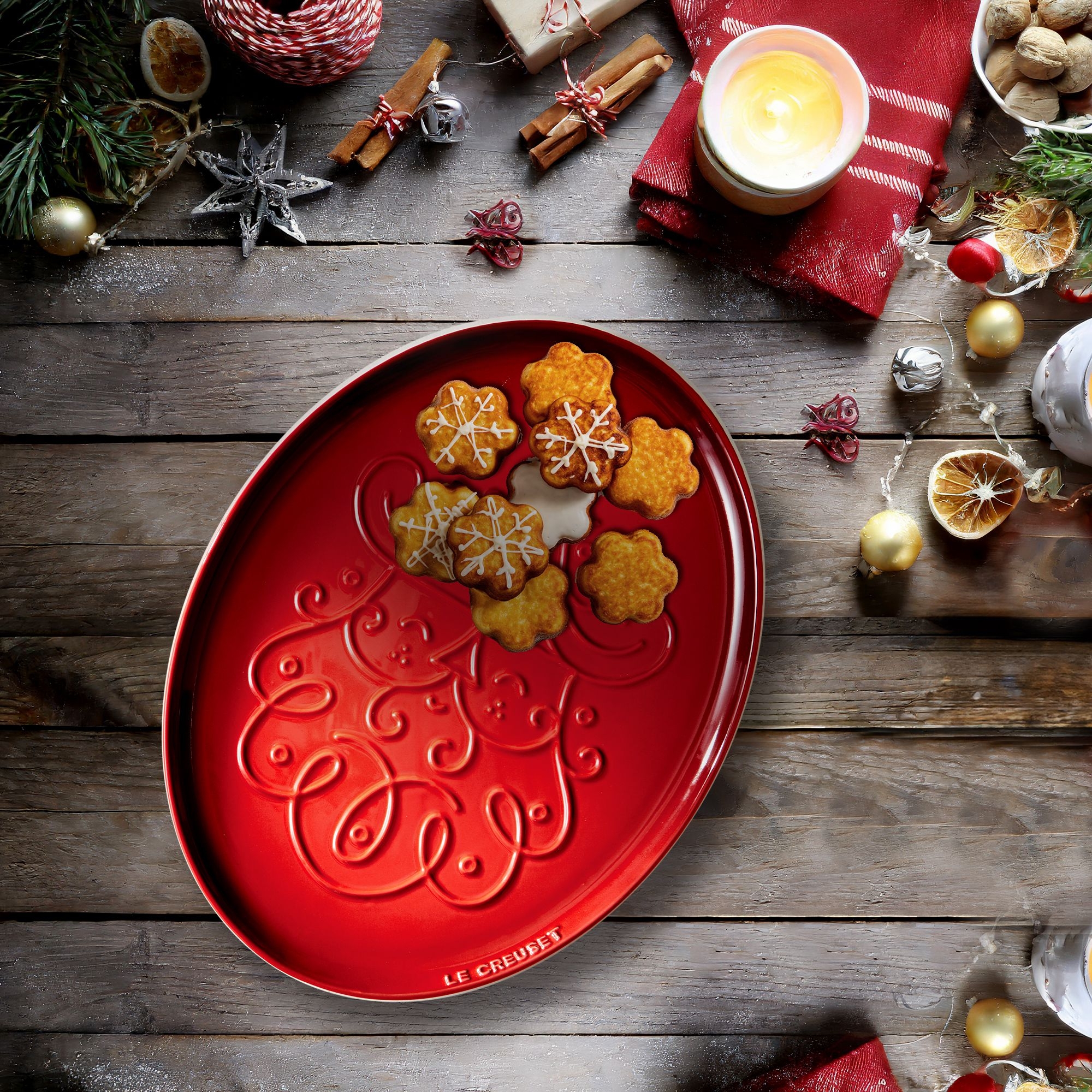 Le Creuset - Oval Santa Platter - 36 cm Le Creuset - Oval Santa Platter - 36 cm