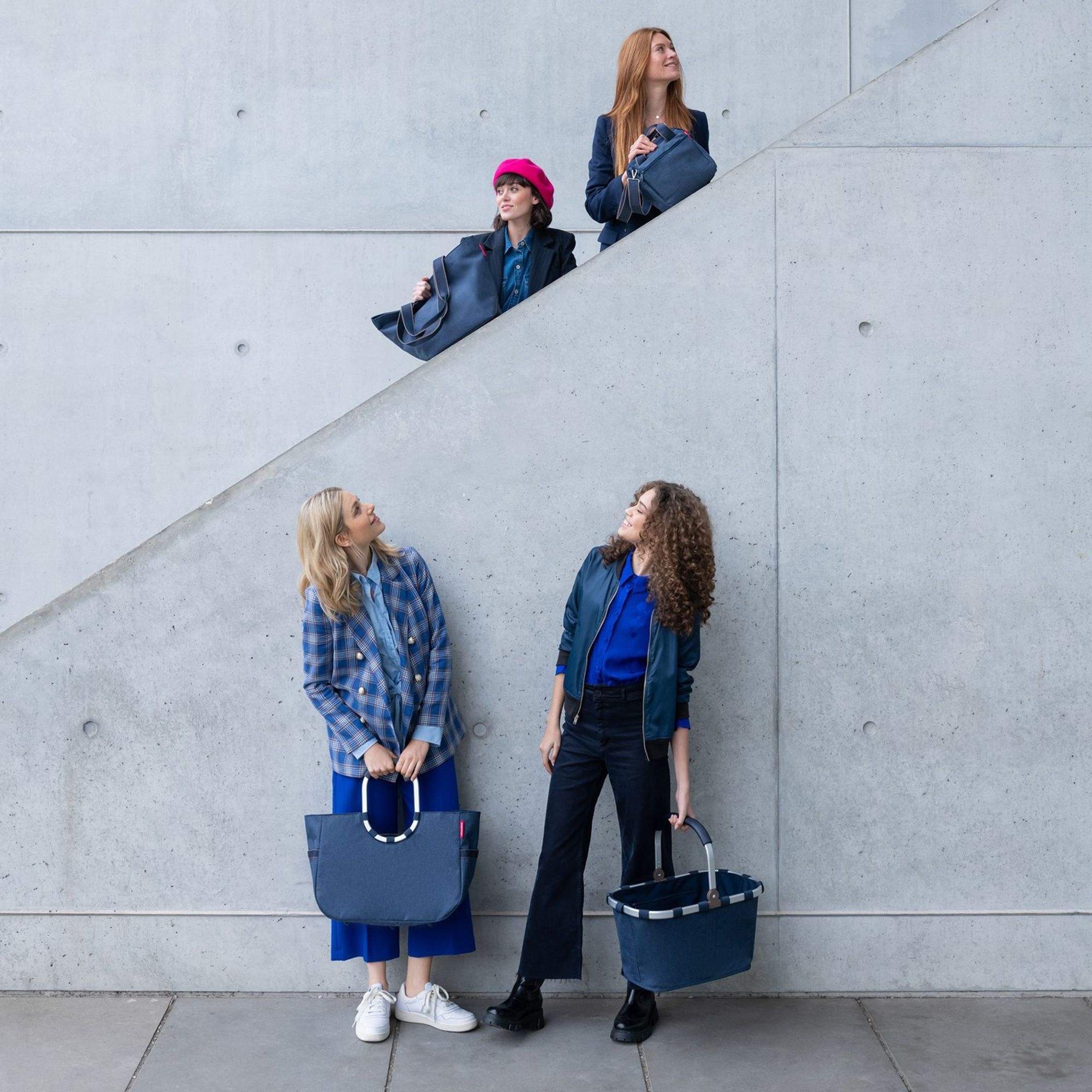 reisenthel - allrounder cross - herringbone dark blue reisenthel - allrounder cross - herringbone dark blue