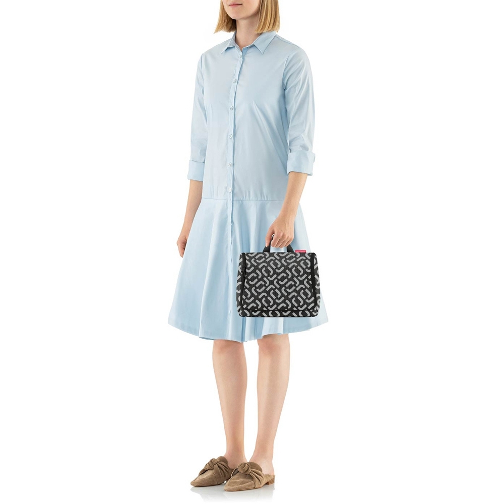 reisenthel - toiletbag XL - signature black reisenthel - toiletbag XL - signature black