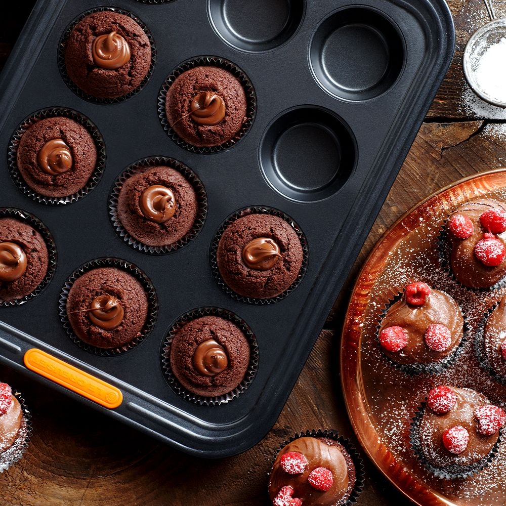 Le Creuset - 12 Cup Muffin Tray - 30 x 23 cm Le Creuset - 12 Cup Muffin Tray - 30 x 23 cm