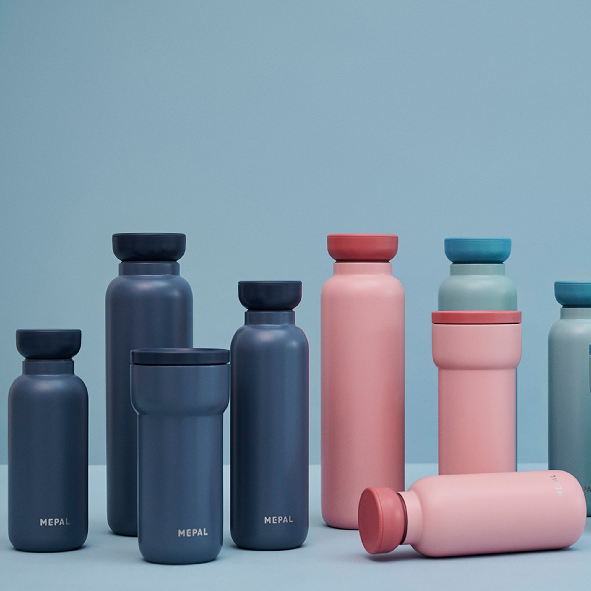 Mepal Ellipse Thermobecher 375 ml nordic denim, isoliert