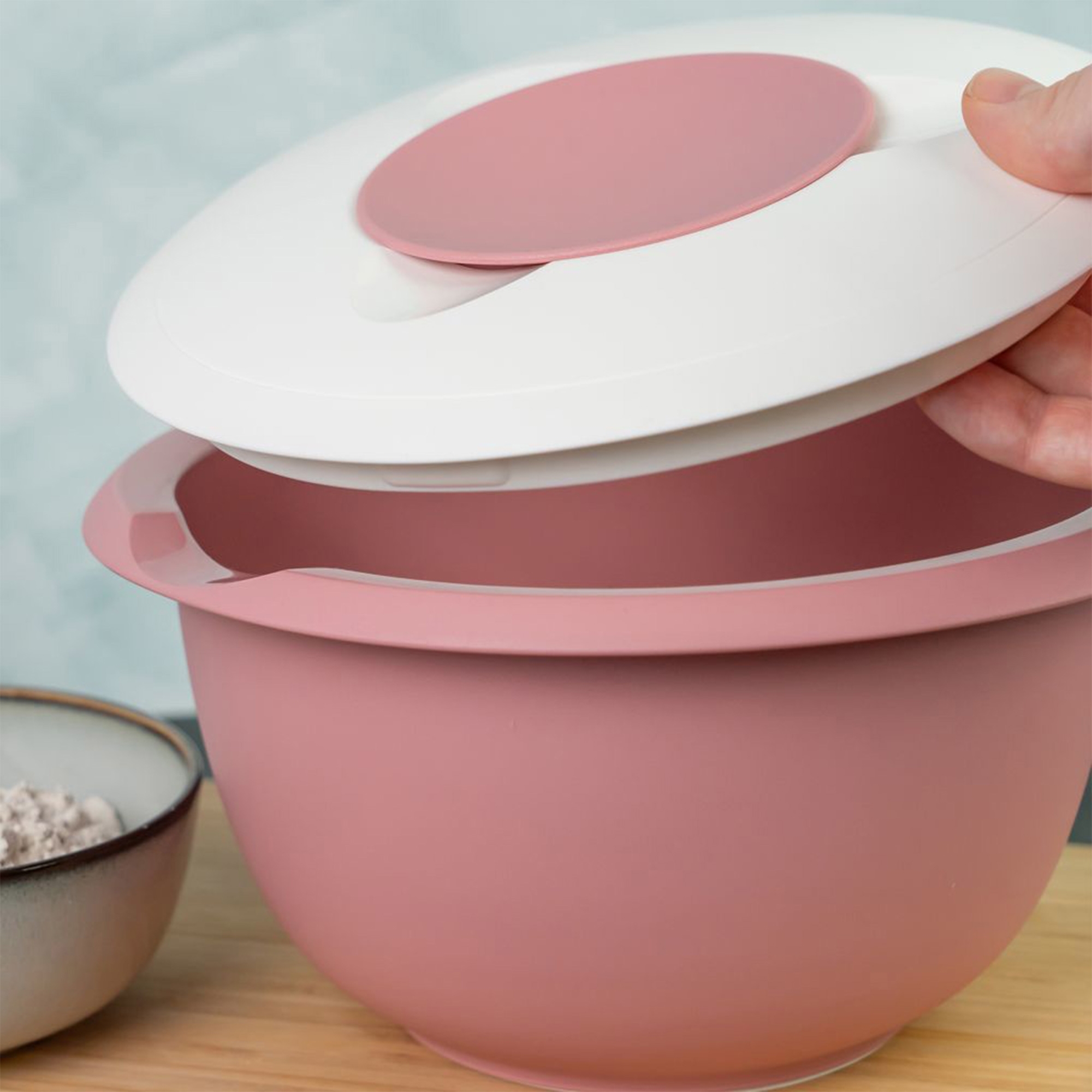 Westmark - Mixing Bowl with Two-Part Lid - 2,5 L - Pink/White