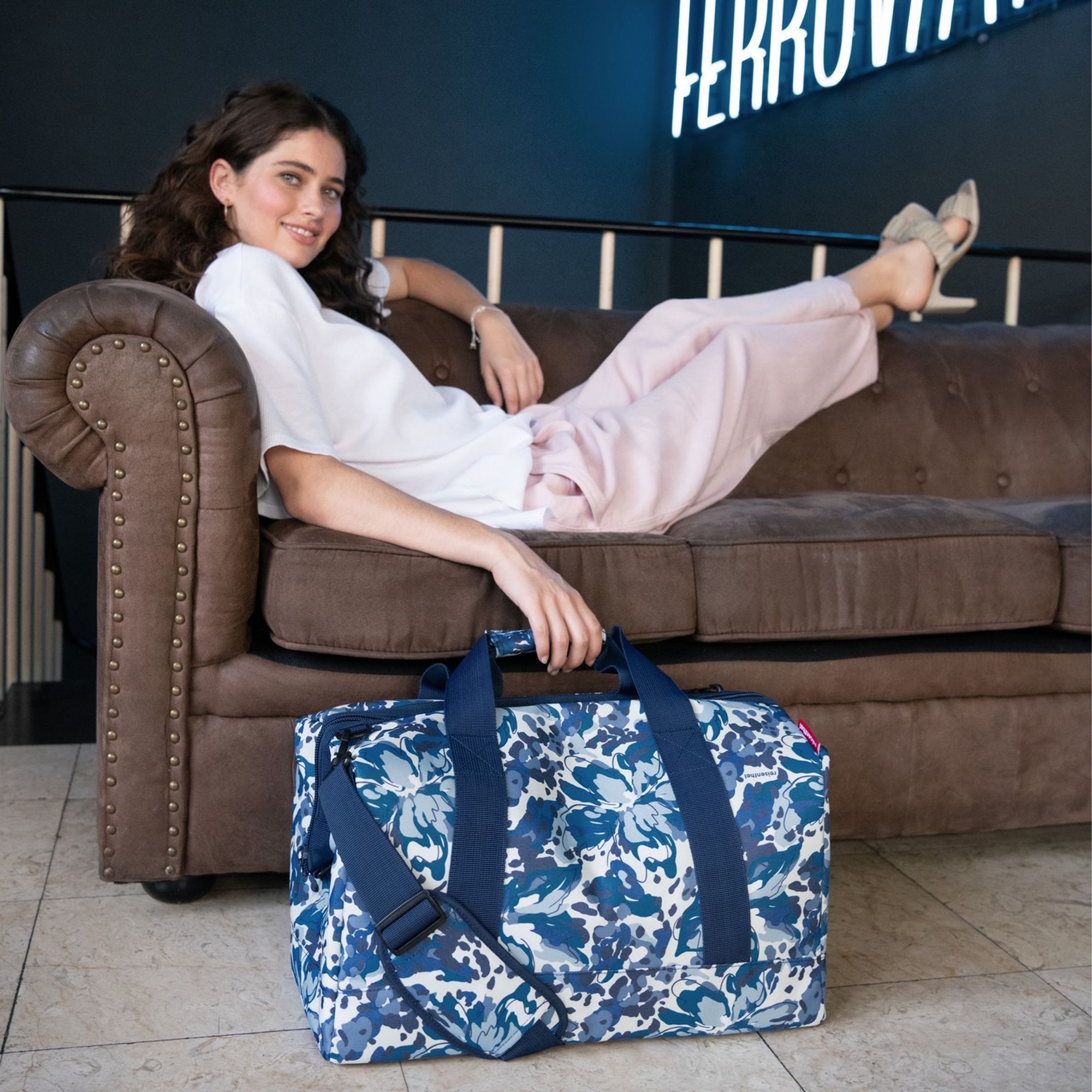 reisenthel - allrounder L - flora blue reisenthel - allrounder L - flora blue