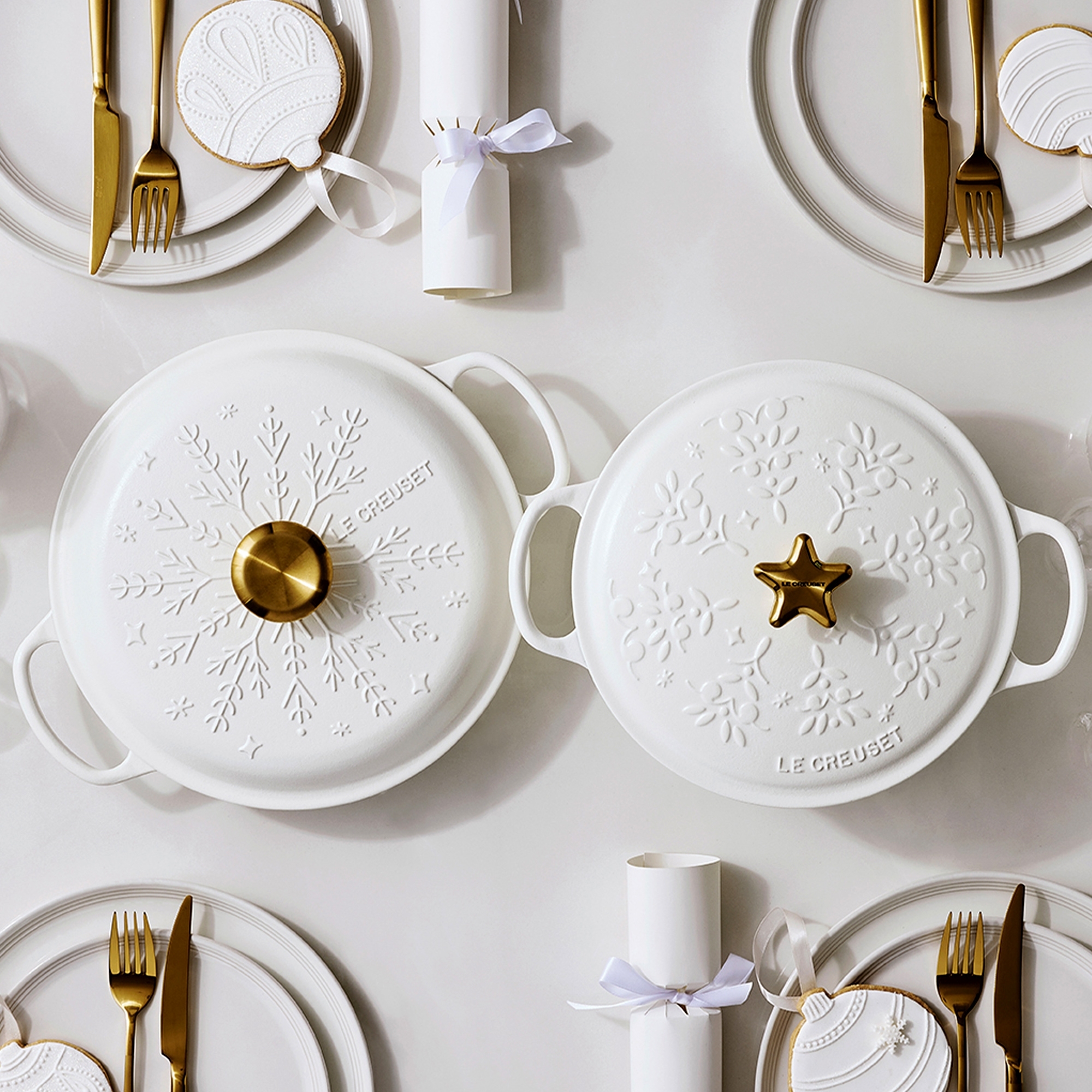 Le Creuset - Cast Iron Shallow Casserole with Gold Knob 26 cm