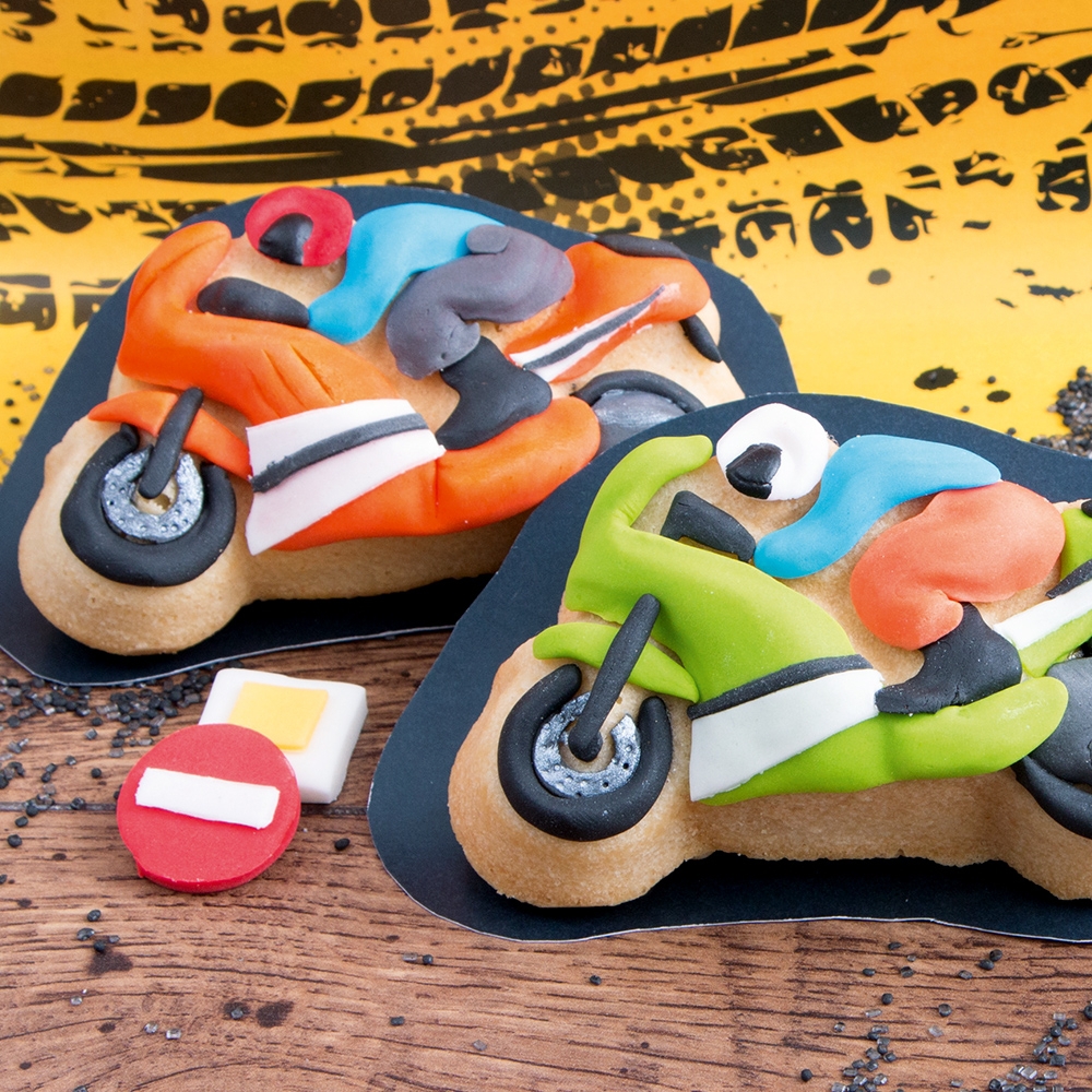 Städter - Cake mould Mike the motorcycle - 10,5 x 7 x 3 cm - Mini - 2 pieces - 100 ml