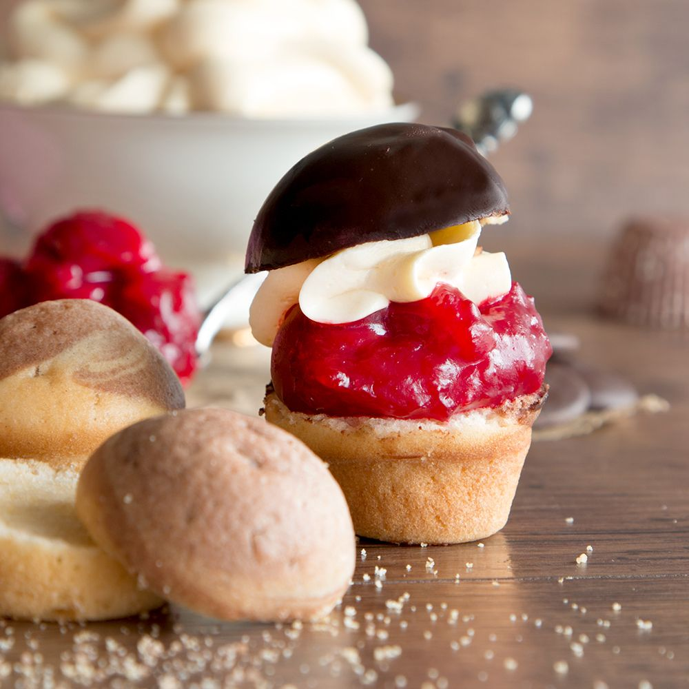 Creatively decorated mini muffins baked with Städter Muffin