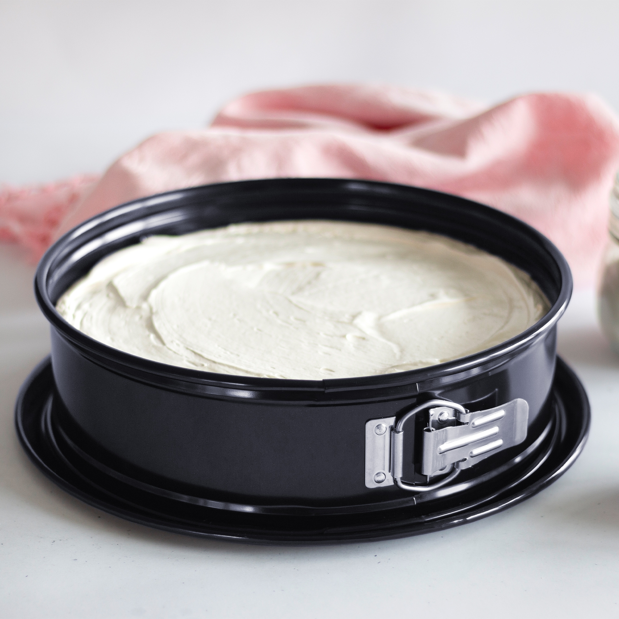 Städter - We-Love-Baking - Springform pan with flat base - Black Edition - ø 26 cm / H 7 cm / 4.000 ml Städter - We-Love-Baking - Springform pan with flat base - Black Edition - ø 26 cm / H 7 cm / 4.000 ml