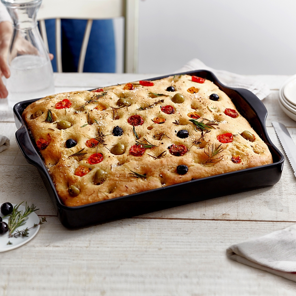 Emile Henry - Focaccia Bread Baker I Charcoal Emile Henry - Focaccia Bread Baker I Charcoal