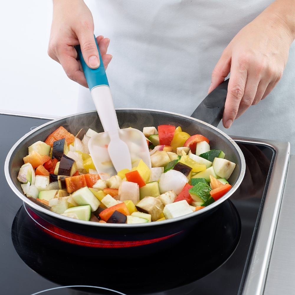 Lékué - silicone dough scraper, different colors