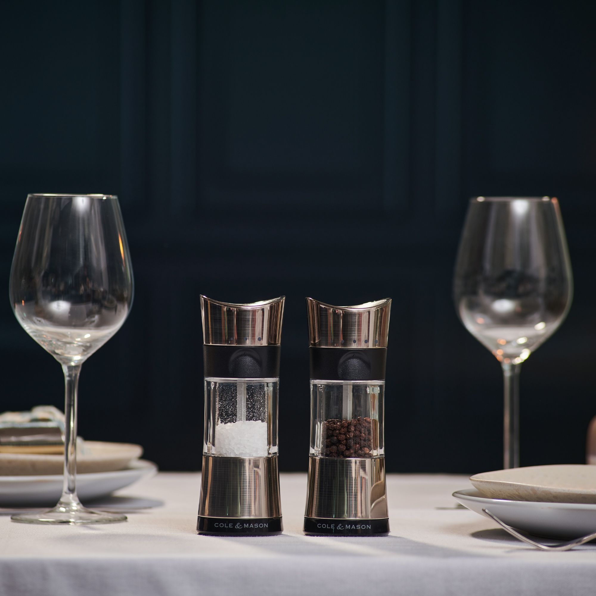 COLE & MASON - Horsham Pepper and Salt Mill Set
