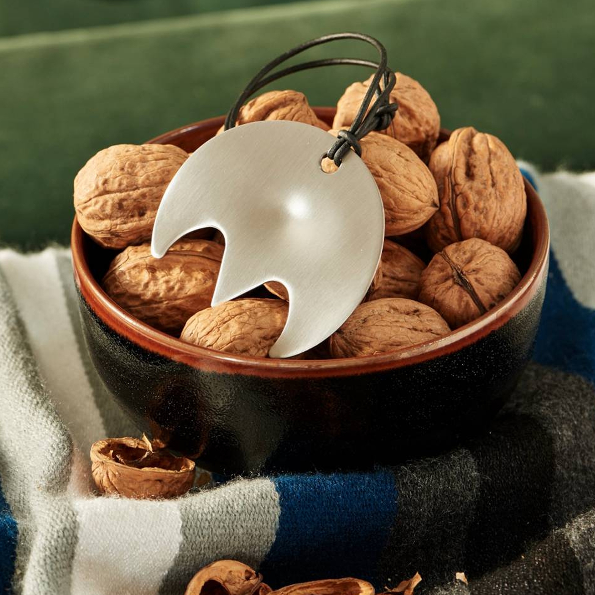 mono PICO - Walnut opener 7 cm mono PICO - Walnut opener 7 cm