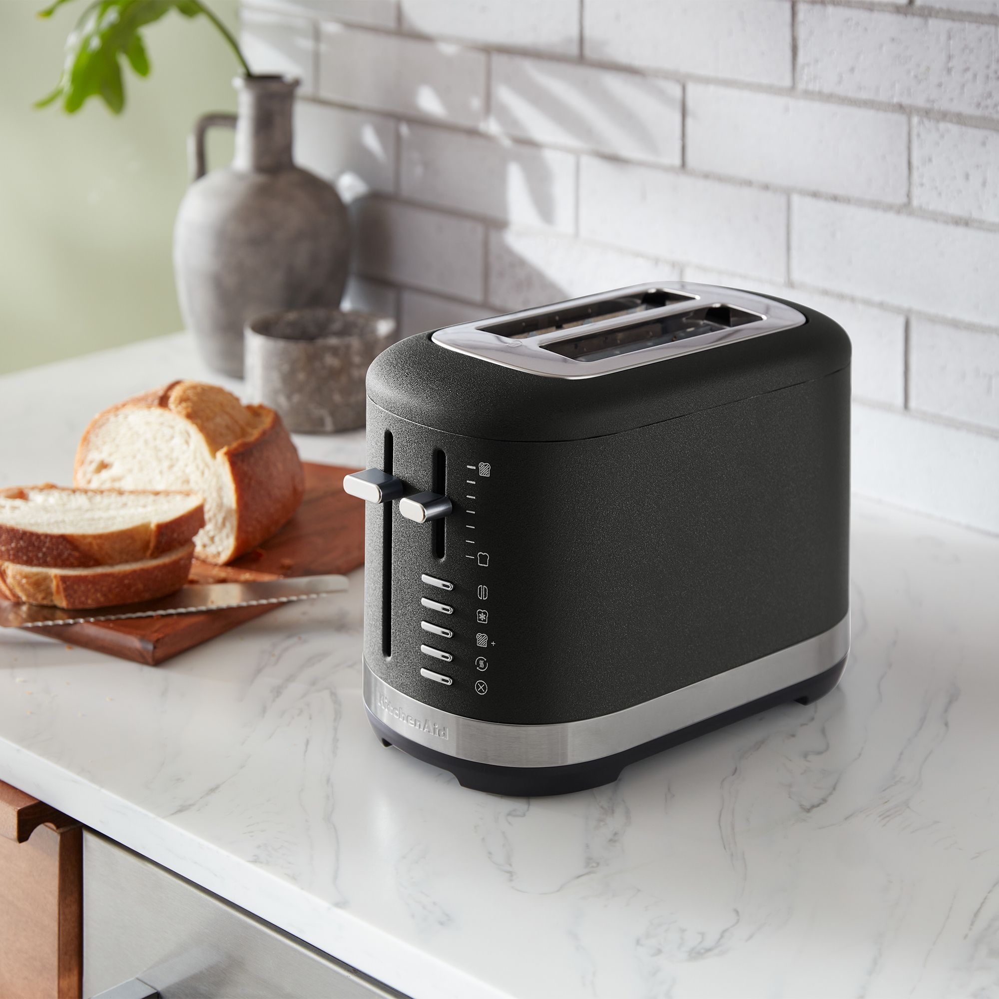 KitchenAid - Toaster with manual operation for 2 slices - cast iron black