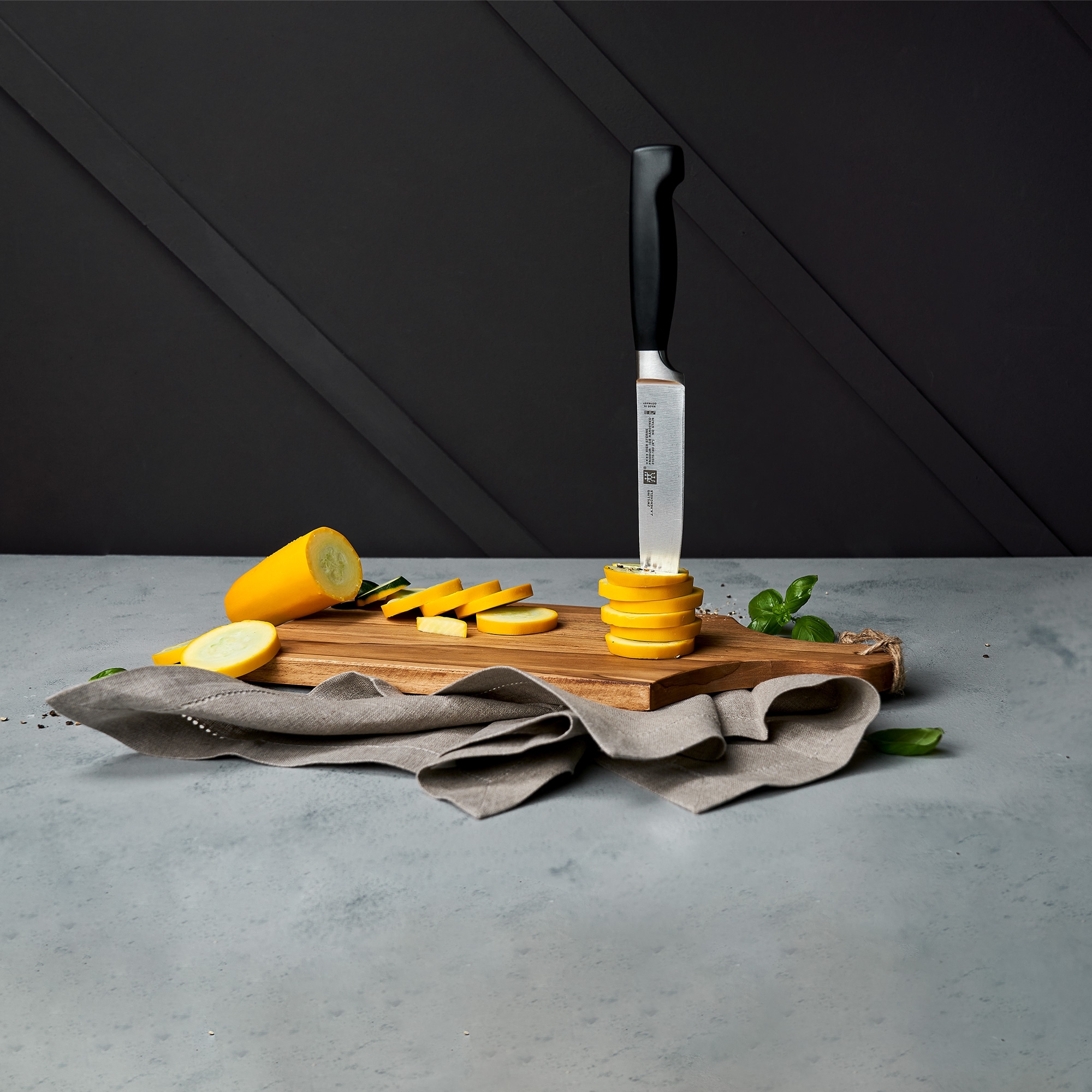 ZWILLING - Fleischmesser | Vier Sterne | 16 cm ZWILLING - Fleischmesser | Vier Sterne | 16 cm