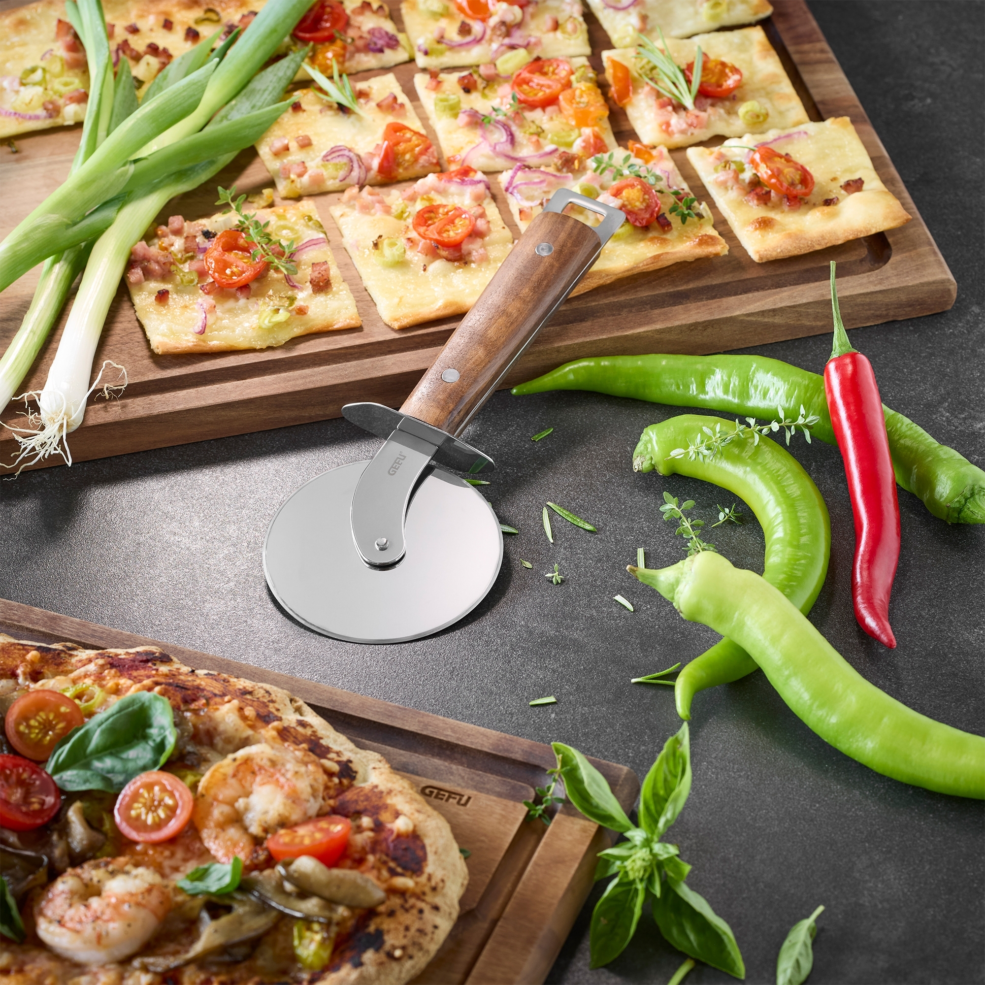 Gefu - MADERO pizza wheel