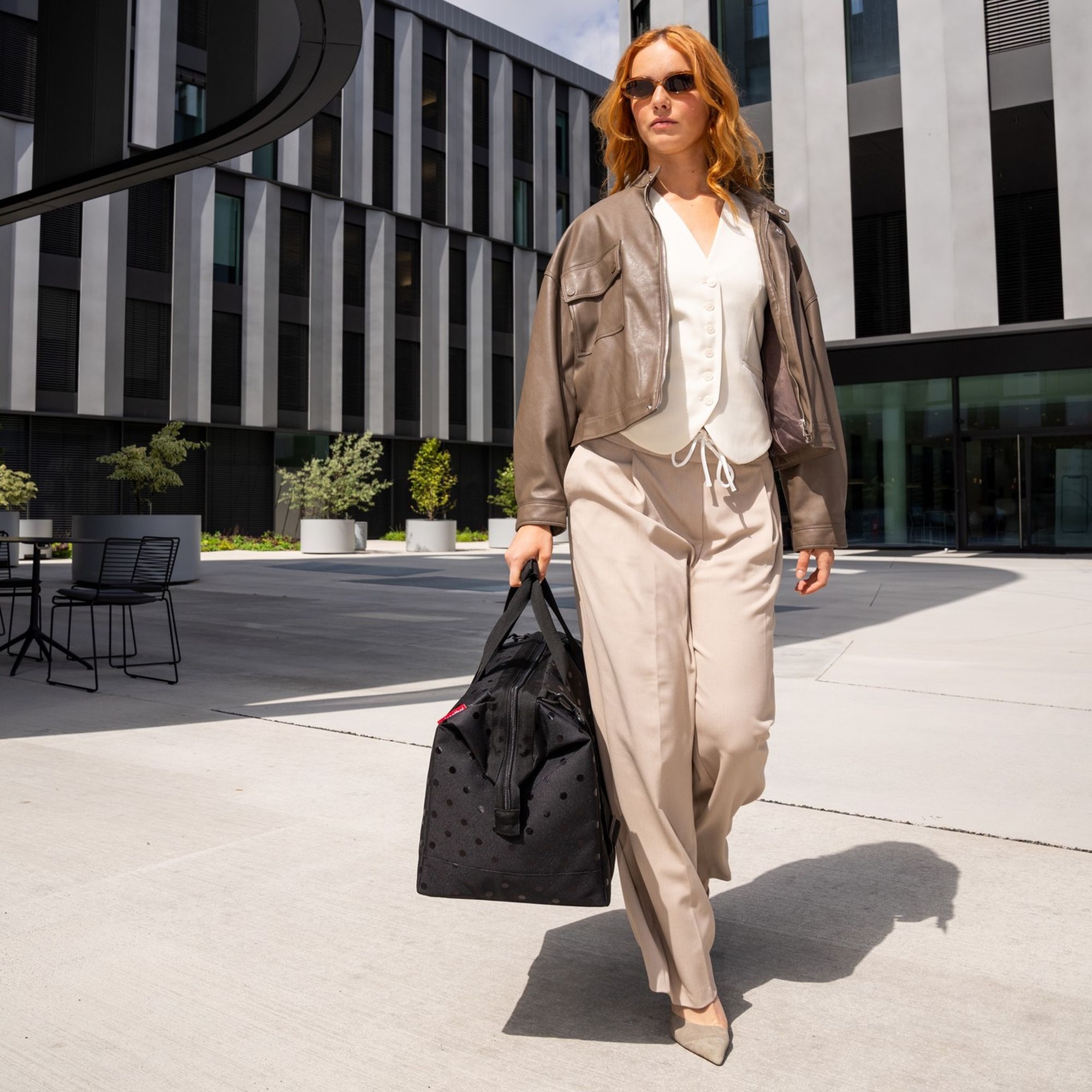 reisenthel - allrounder L - glossy dots black reisenthel - allrounder L - glossy dots black