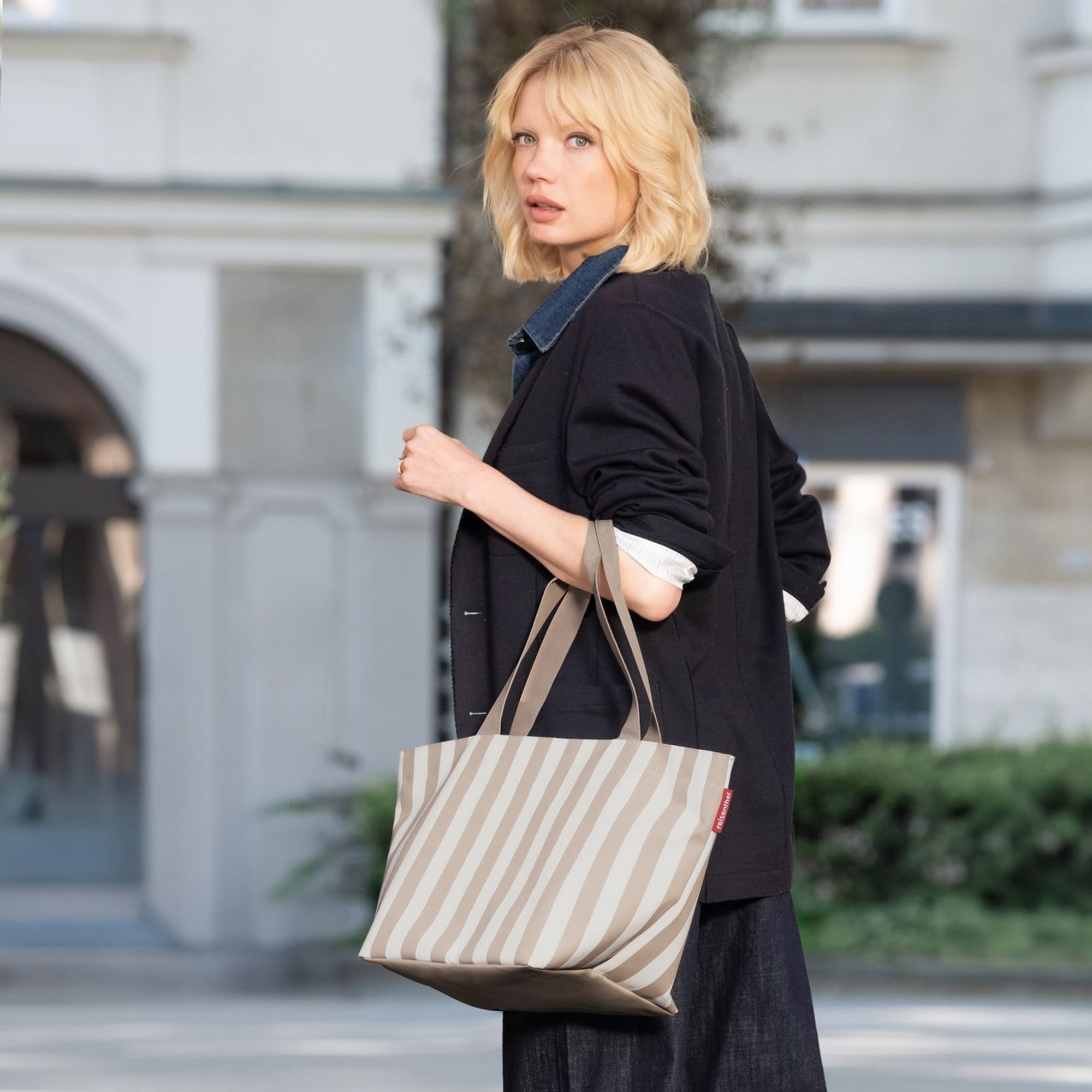 reisenthel - shopper M - summerstripes coffee