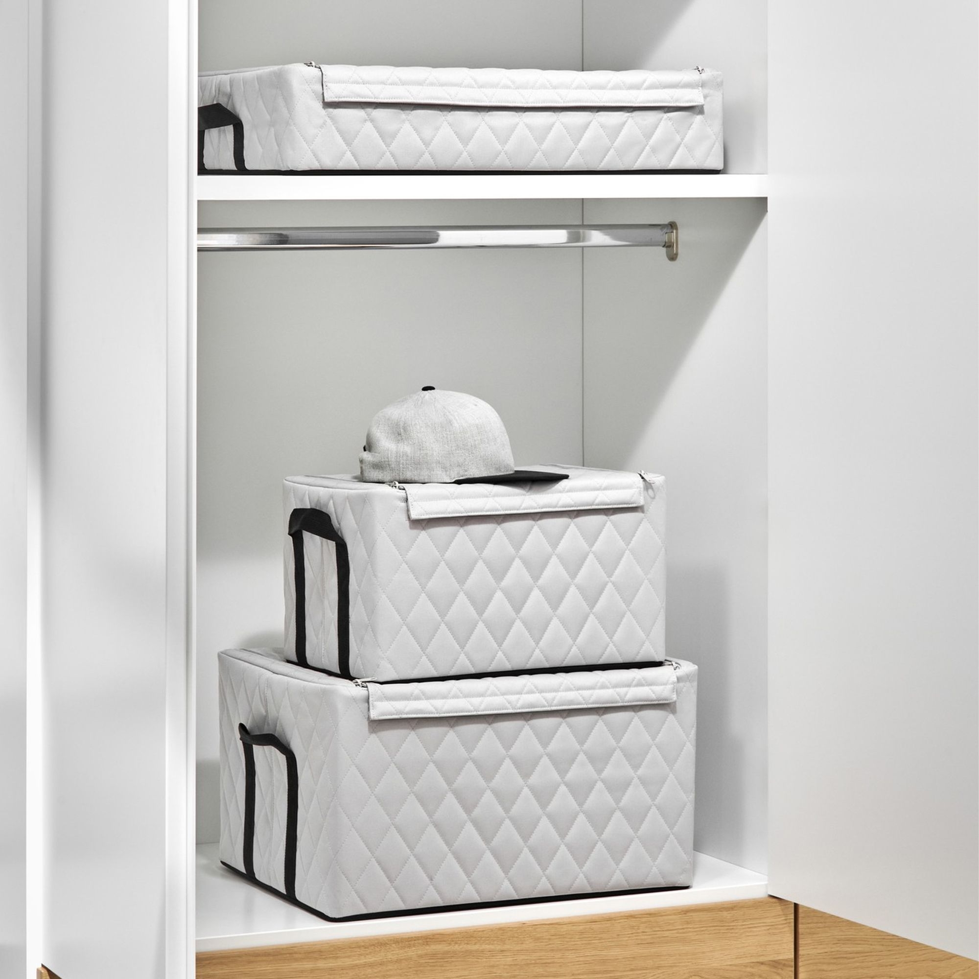 reisenthel - storagebox low - rhombus light grey reisenthel - storagebox low - rhombus light grey