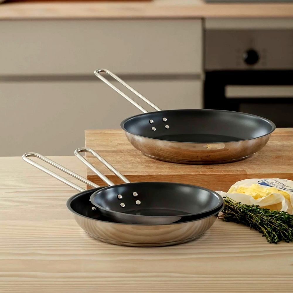 Eva Trio - Stainless Steel Frying pan 24 cm | Slip-Let® Laser Titanium