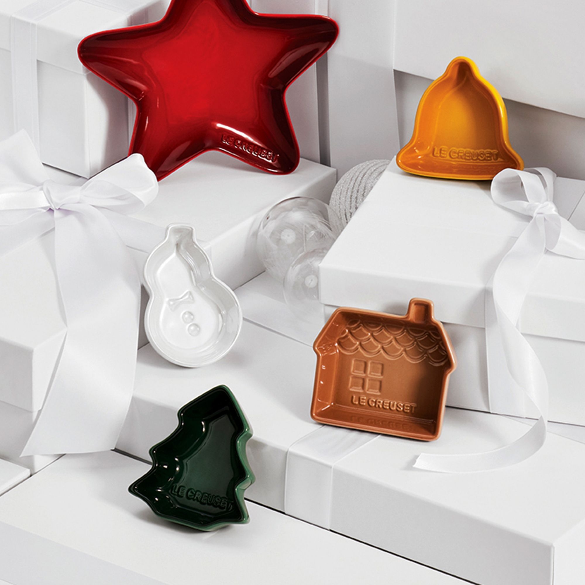 Le Creuset - Stoneware Set of 4 Mini Dishes - Christmas Le Creuset - Stoneware Set of 4 Mini Dishes - Christmas