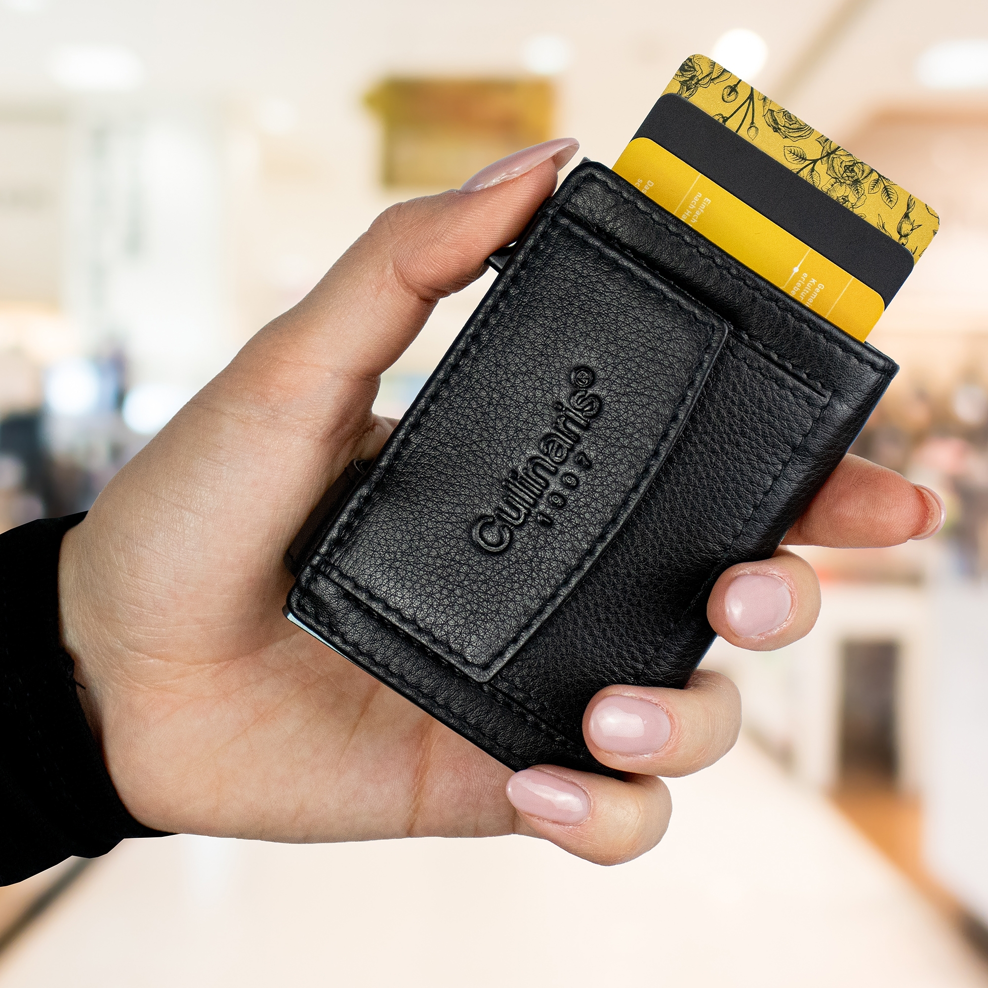 Card Case with Coin Pocket - Black | Culinaris