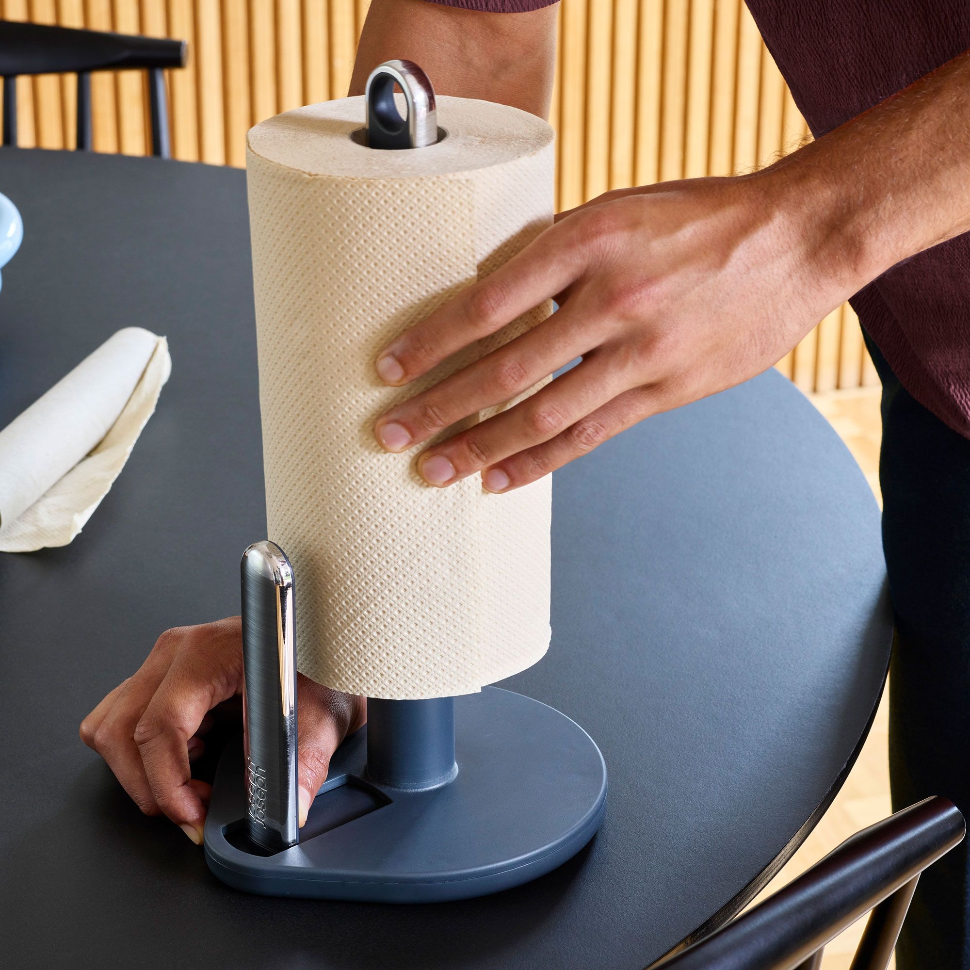 Joseph Joseph - Hold™ Kitchen Roll Holder with Handle Joseph Joseph - Hold™ Kitchen Roll Holder with Handle