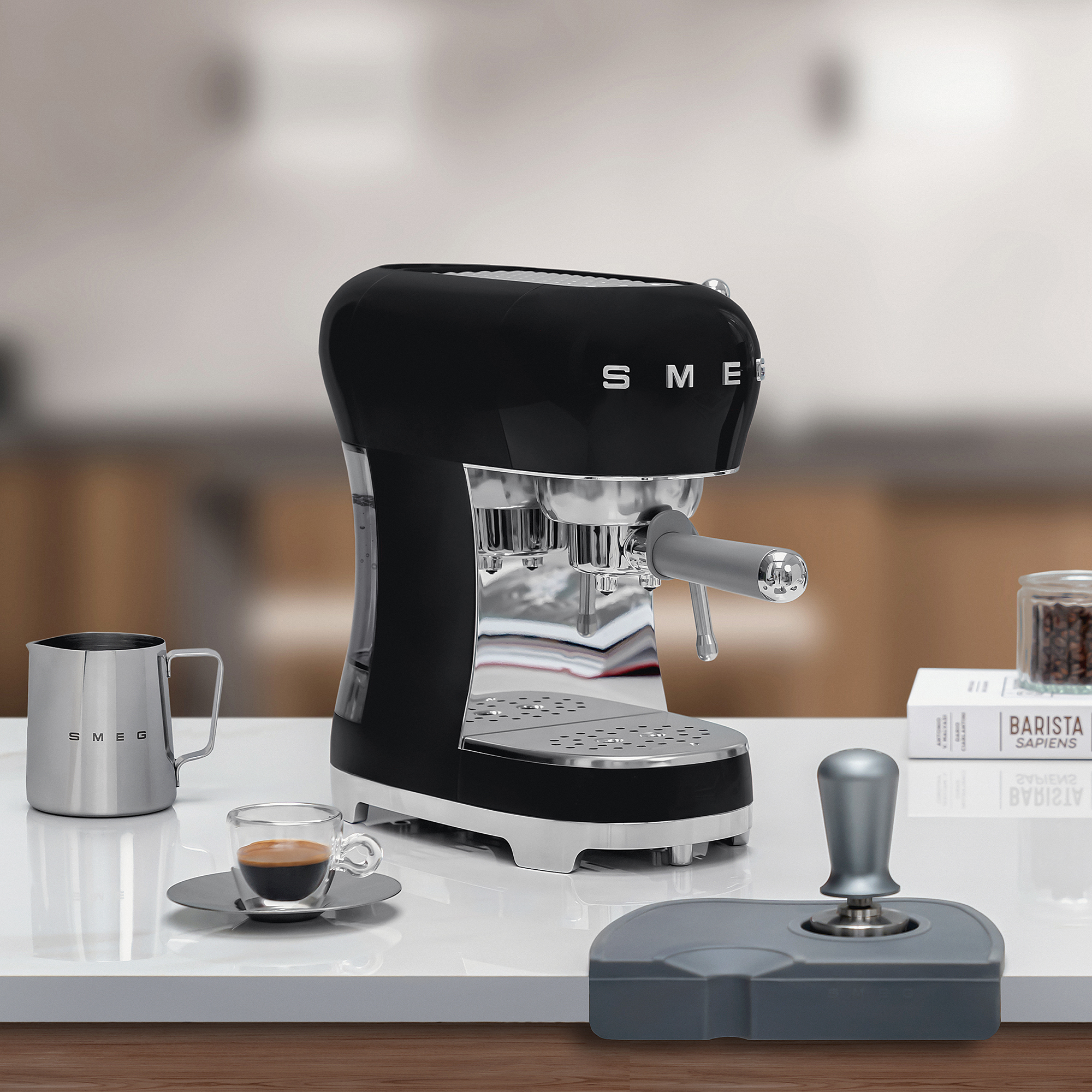 Smeg - espresso coffee machine - design line style The 50 ° years