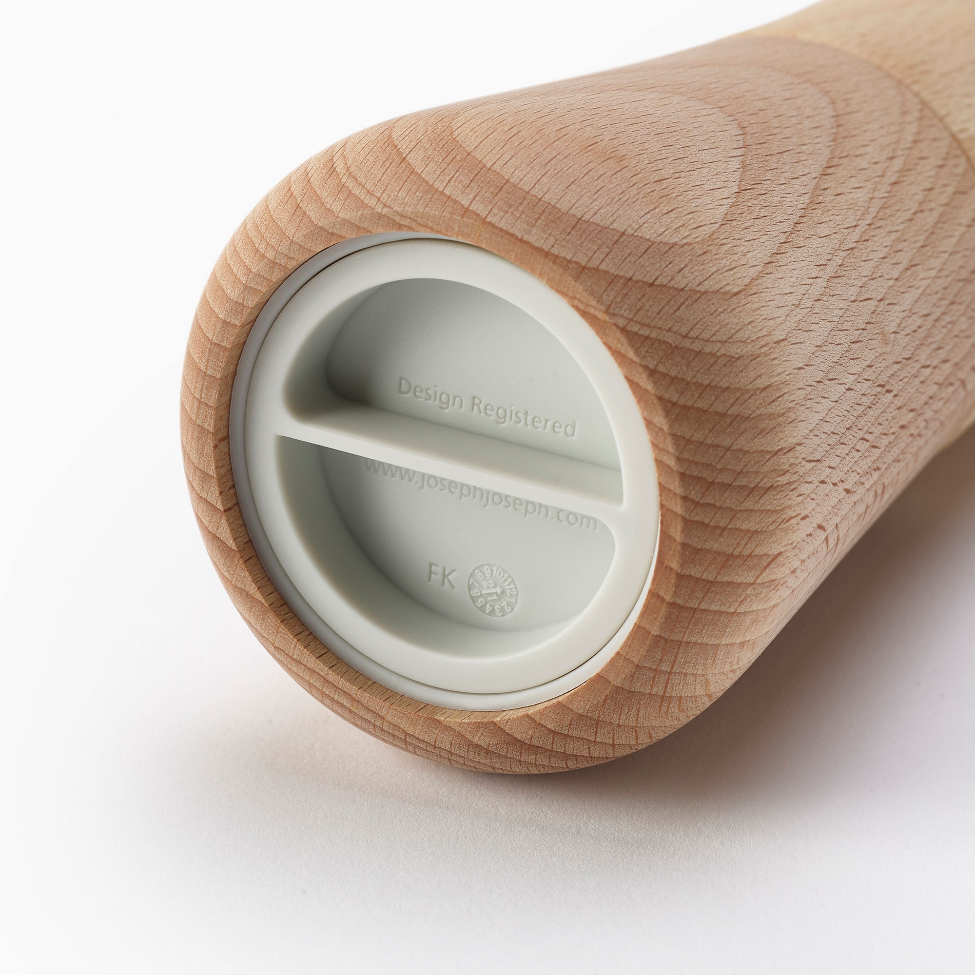 Joseph Joseph - Milltop™ saltmill - wood Joseph Joseph - Milltop™ saltmill - wood