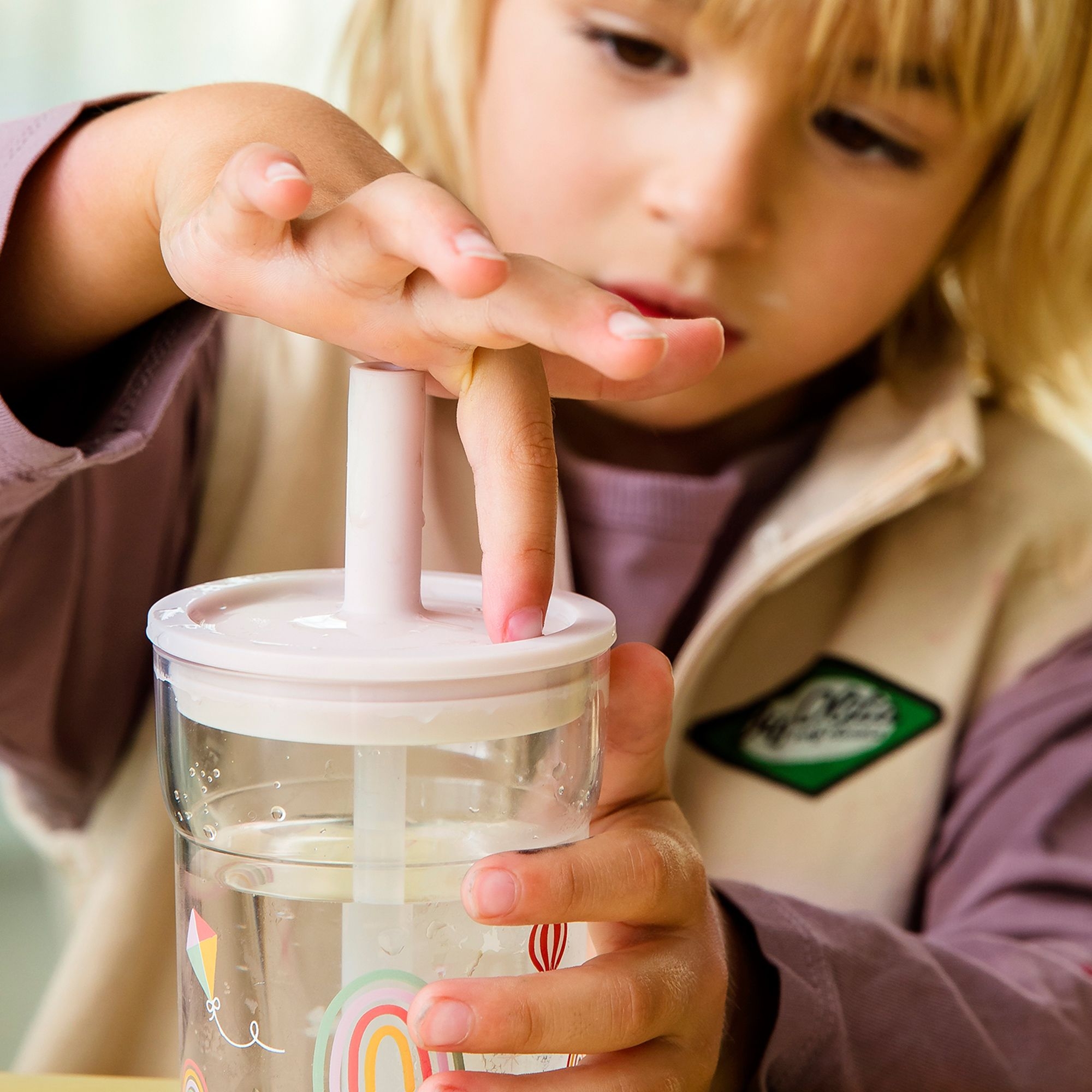 Mepal Mio kids tumbler with straw sunshine & rainbow