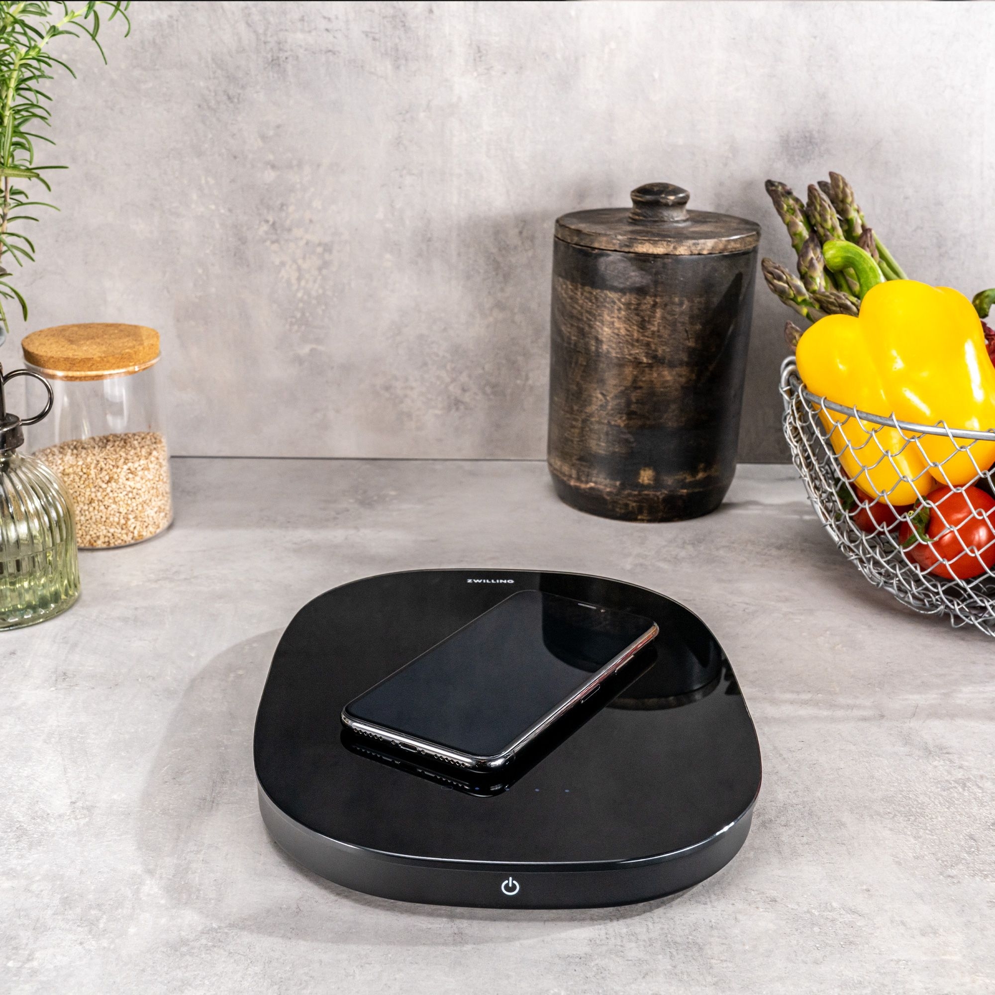 ZWILLING - Digital kitchen scales | ENFINIGY | inductive charging function | black ZWILLING - Digital kitchen scales | ENFINIGY | inductive charging function | black