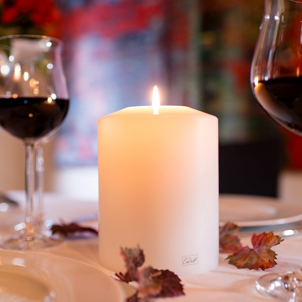 Qult Farluce Classic - Teelichthalter in Kerzenform Ø 8 cm; H 12 cm Qult Farluce Classic - Teelichthalter in Kerzenform Ø 8 cm; H 12 cm