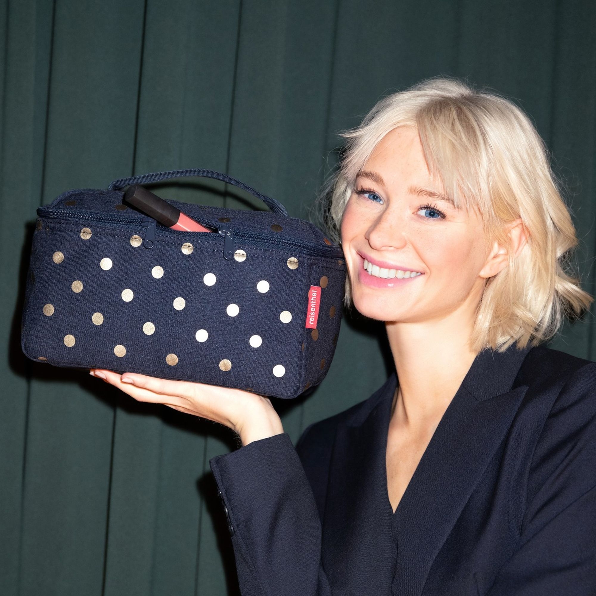 reisenthel - beautycase set # 1 - metallic dots blue reisenthel - beautycase set # 1 - metallic dots blue